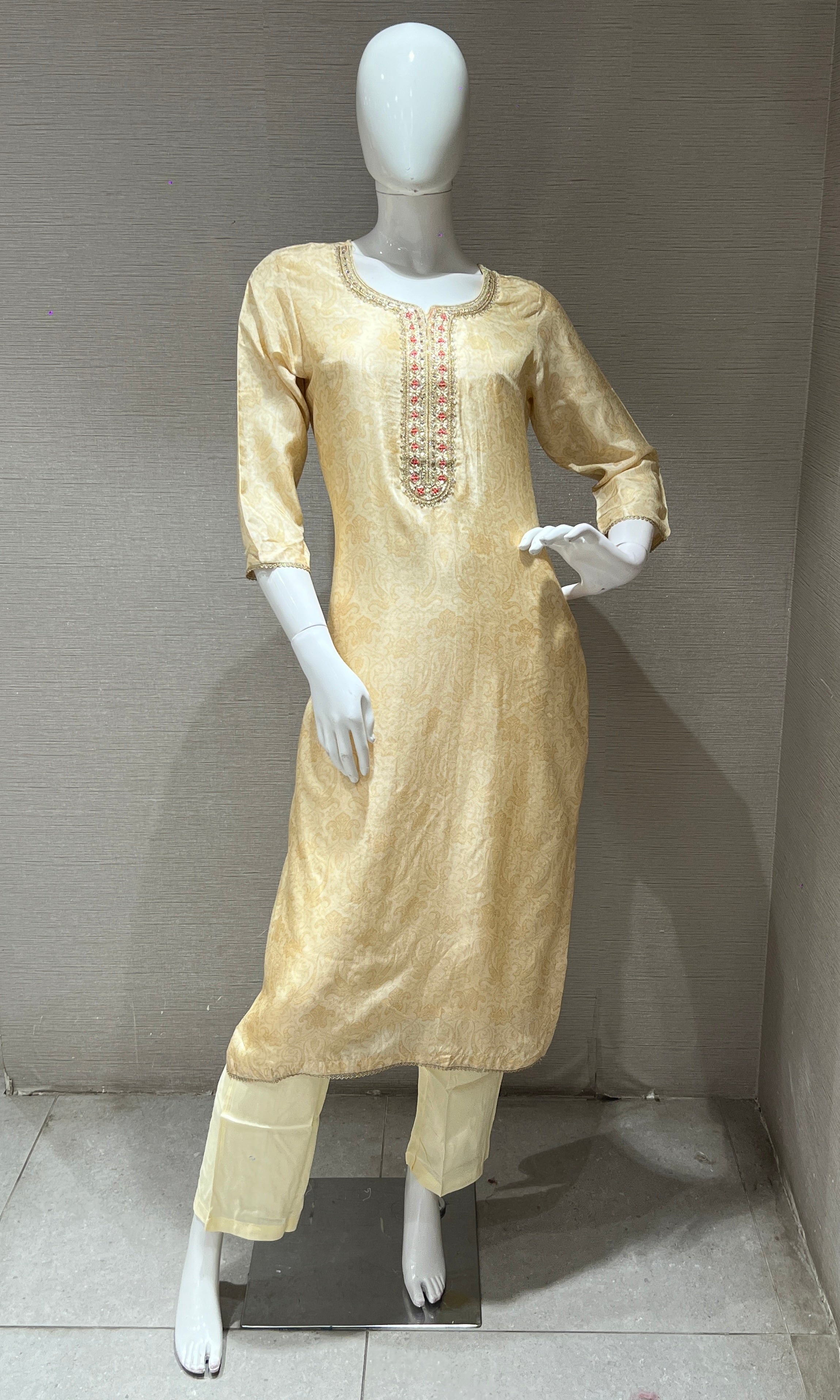 Ivory kurta set with red banarasi dupatta