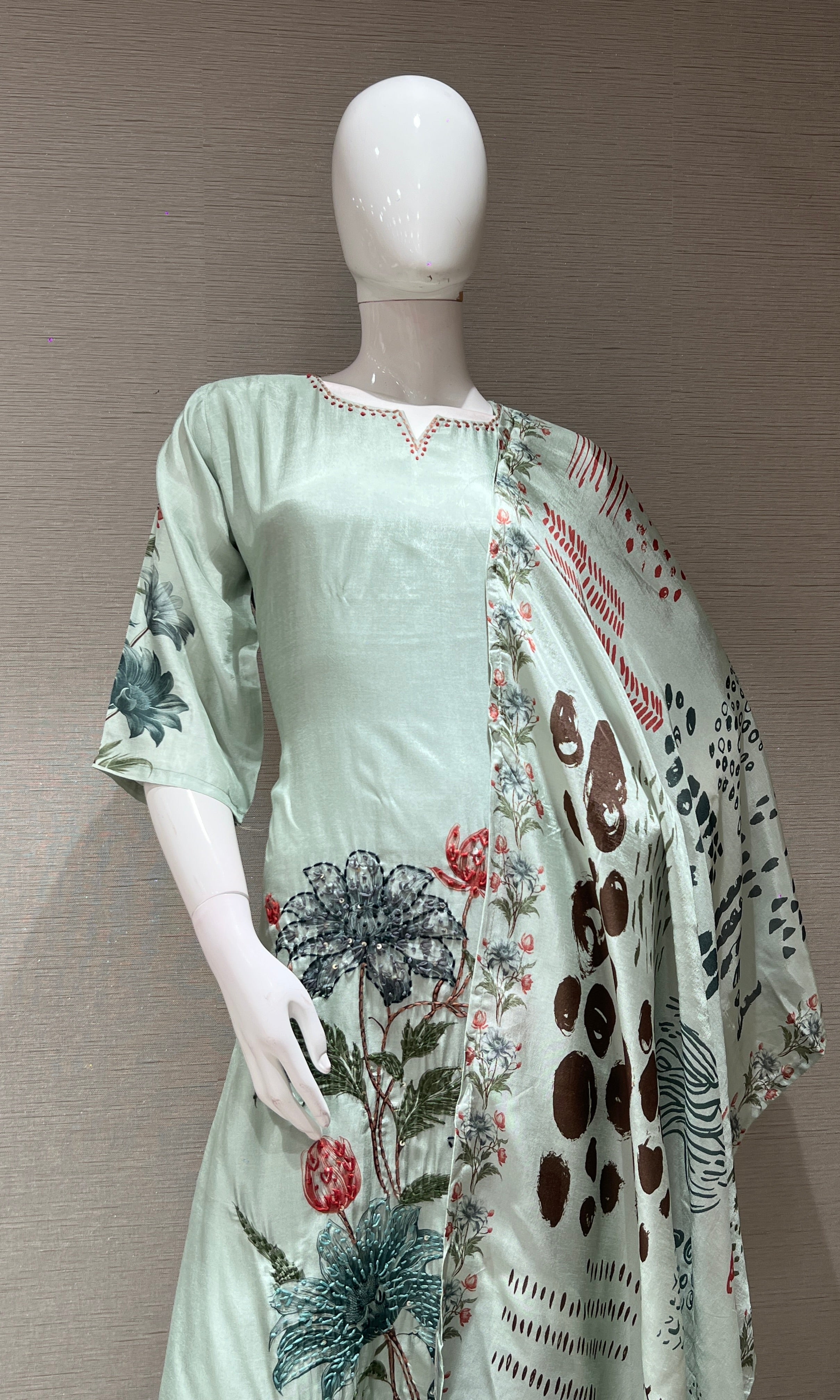 Green FLORAL PRINT EMBROIDERED KURTA SET