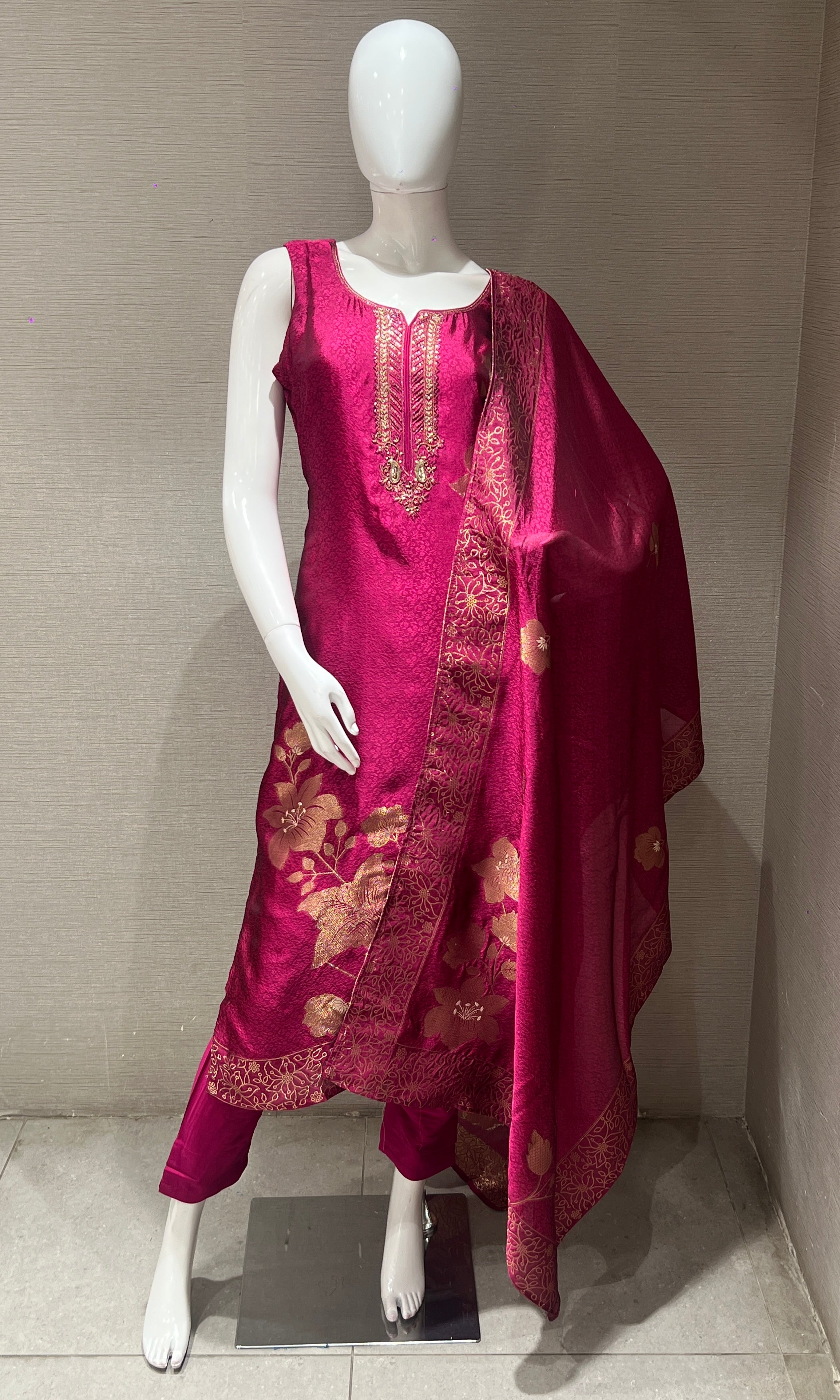 Pink floral embroidered kurta set