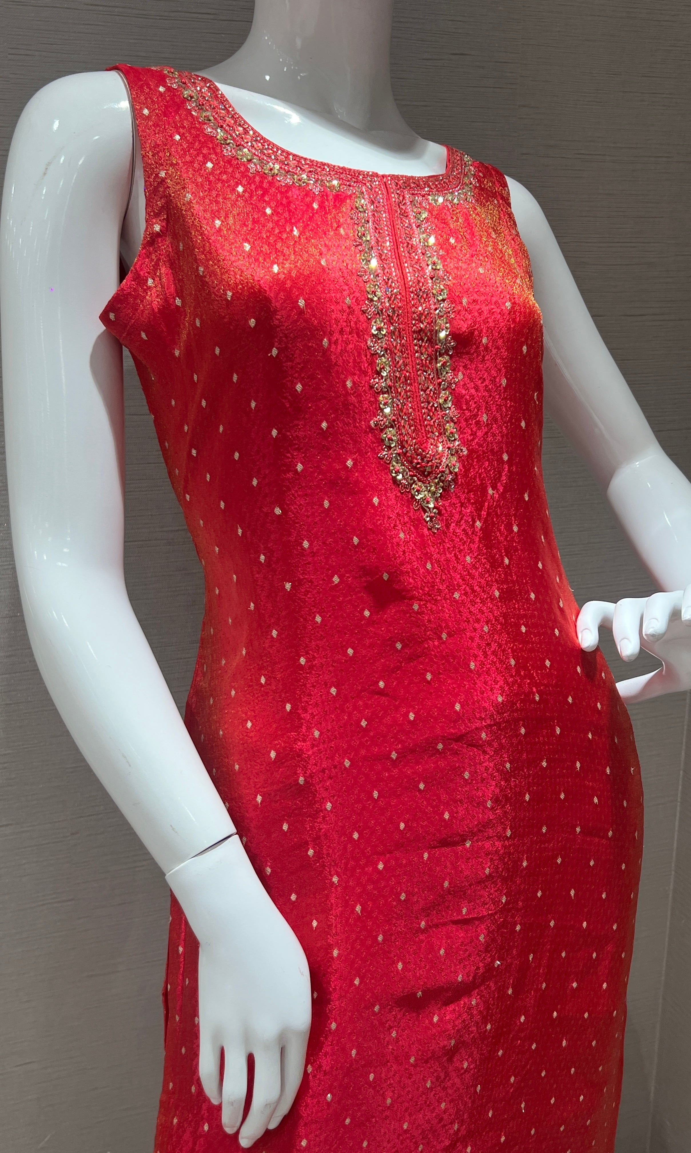 Pink kurta set with gold embroidery