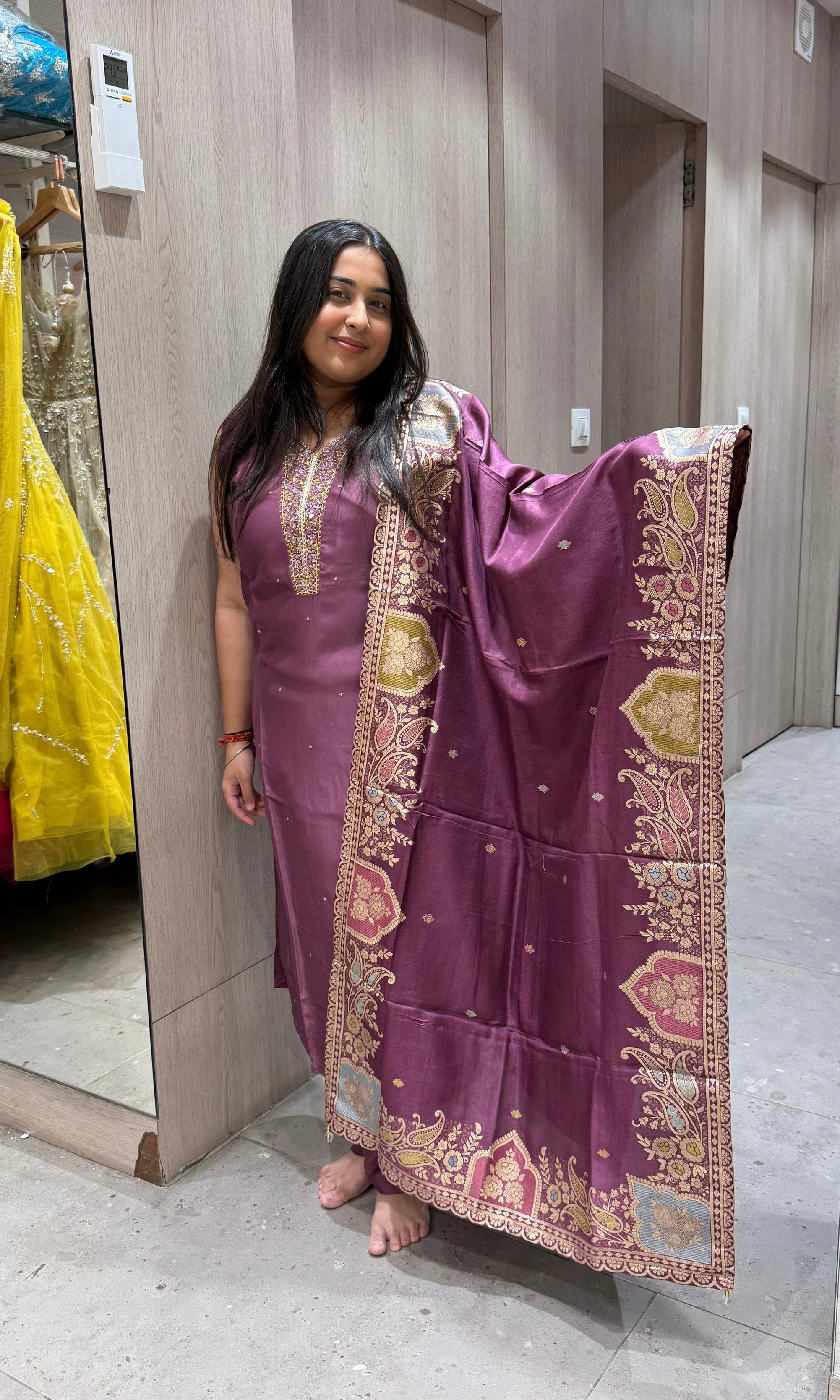 Bargandi embroidered Kurta set with Dupatta