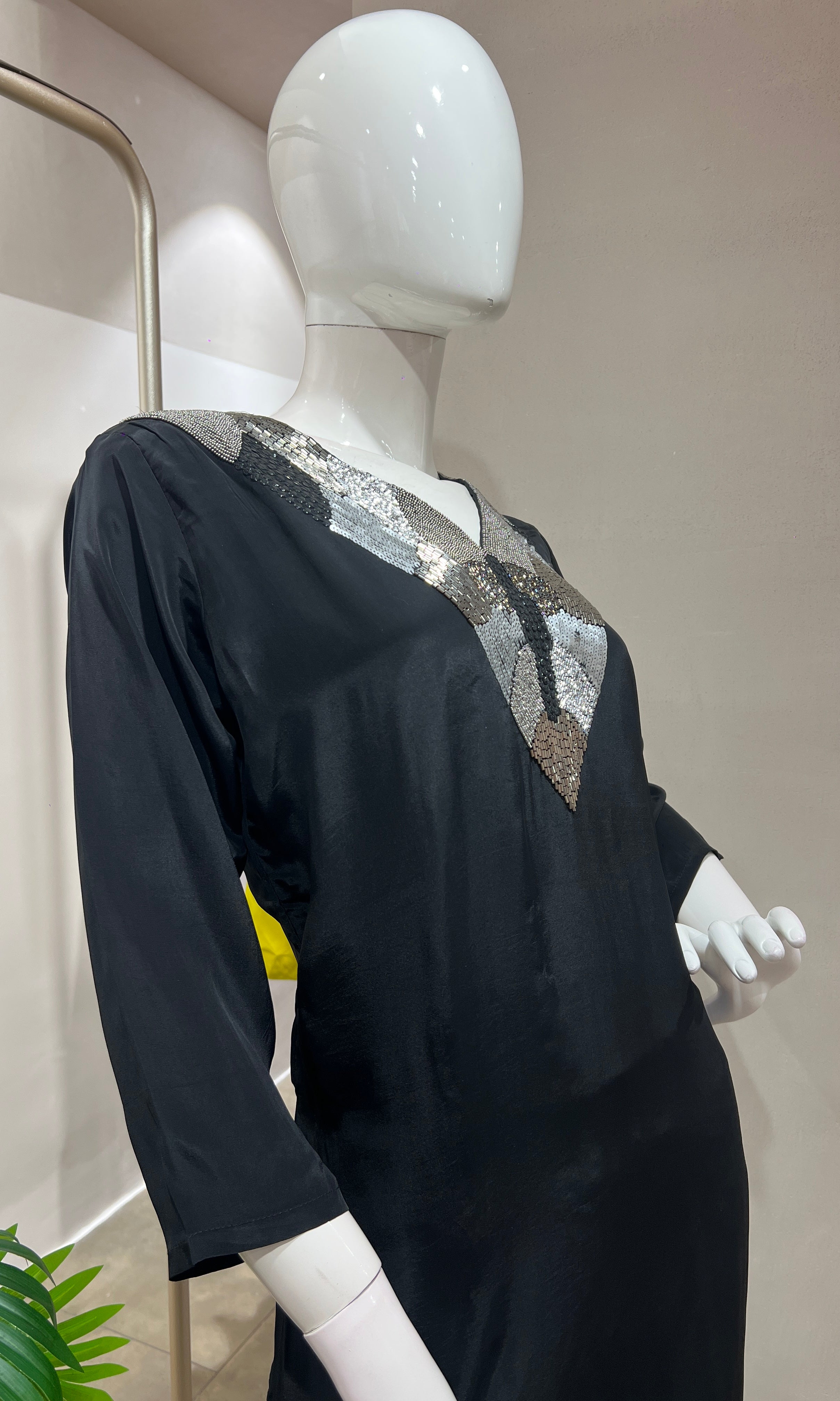 BLACK ELEGANT V NECK CORD SET