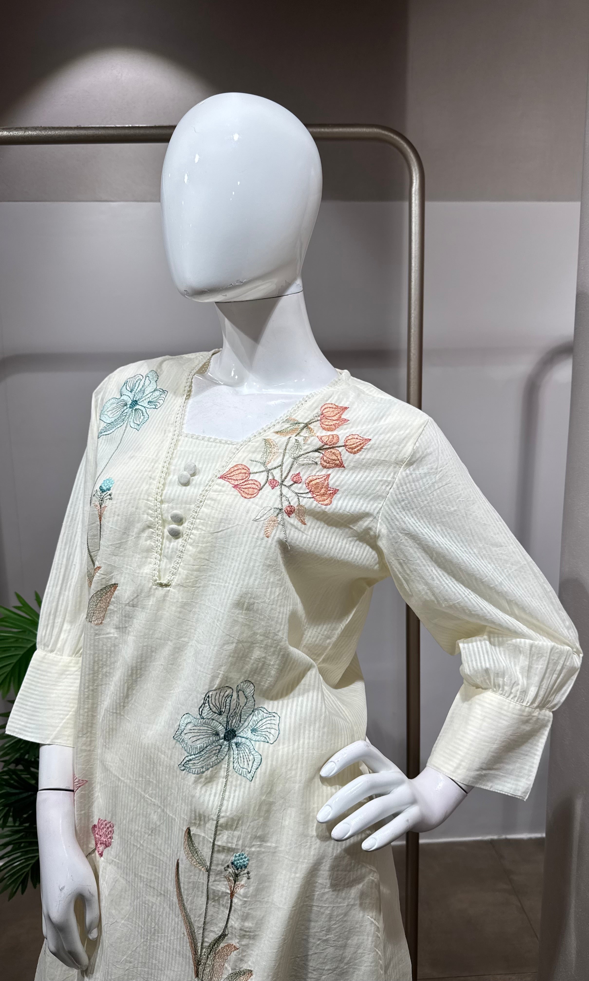 Cream floral printed kurta set