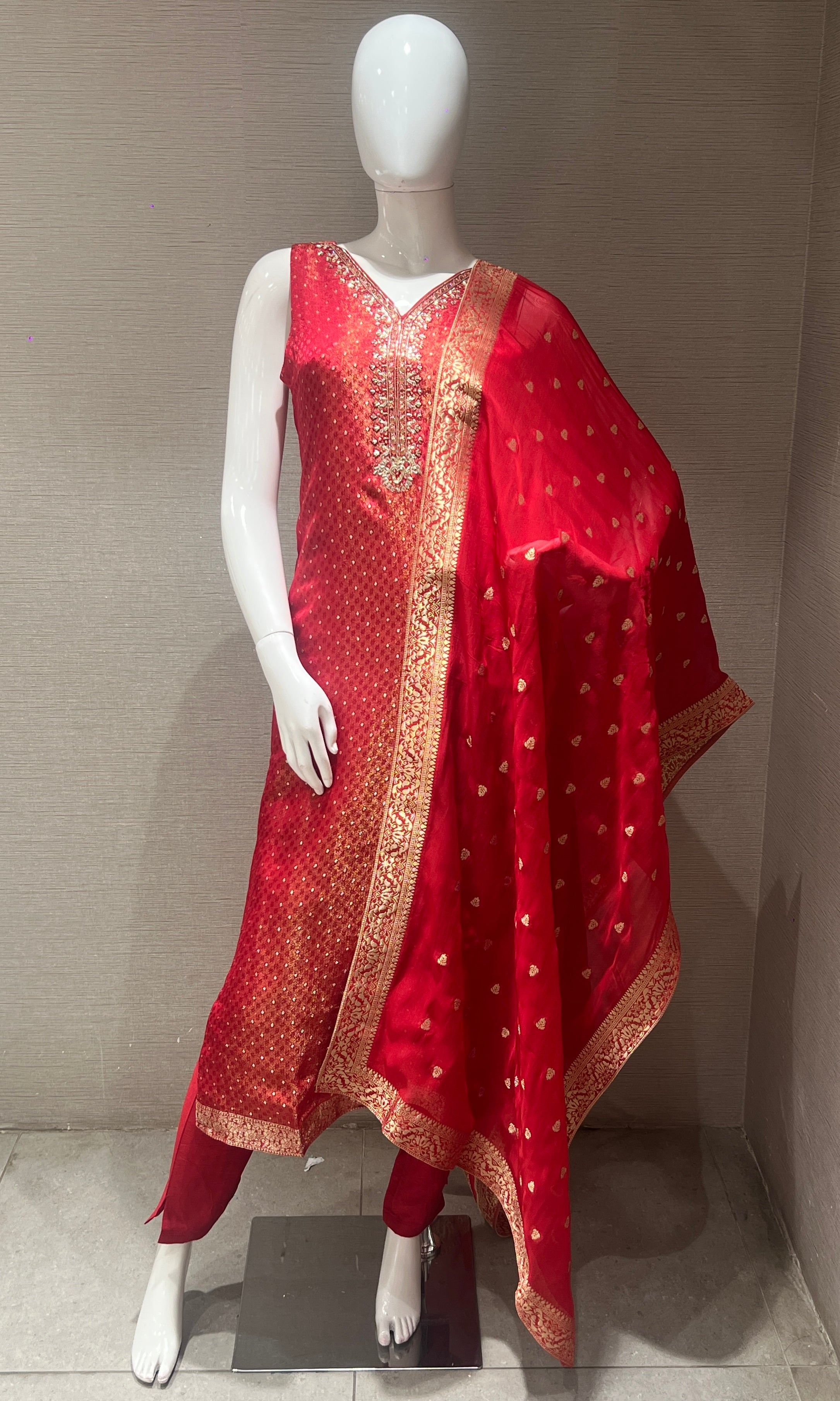 Embroidered red Kurta Set with Dupatta