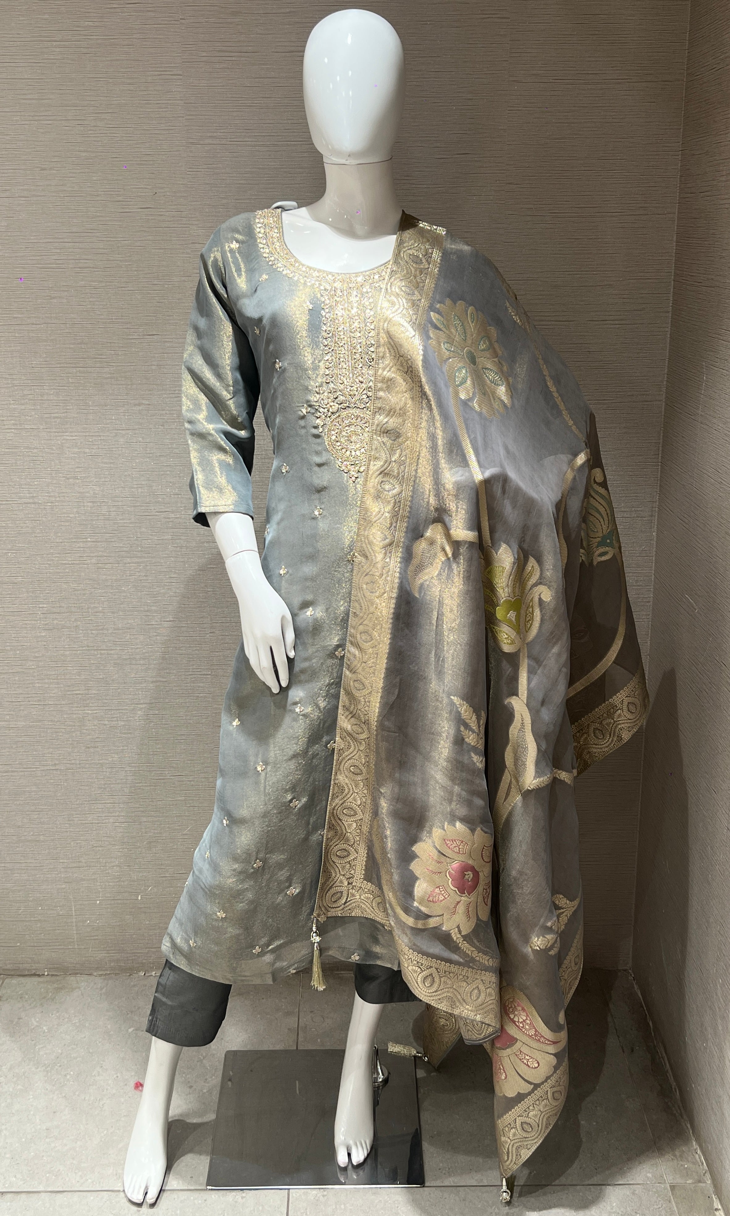 Grey shimmer silk kurta set