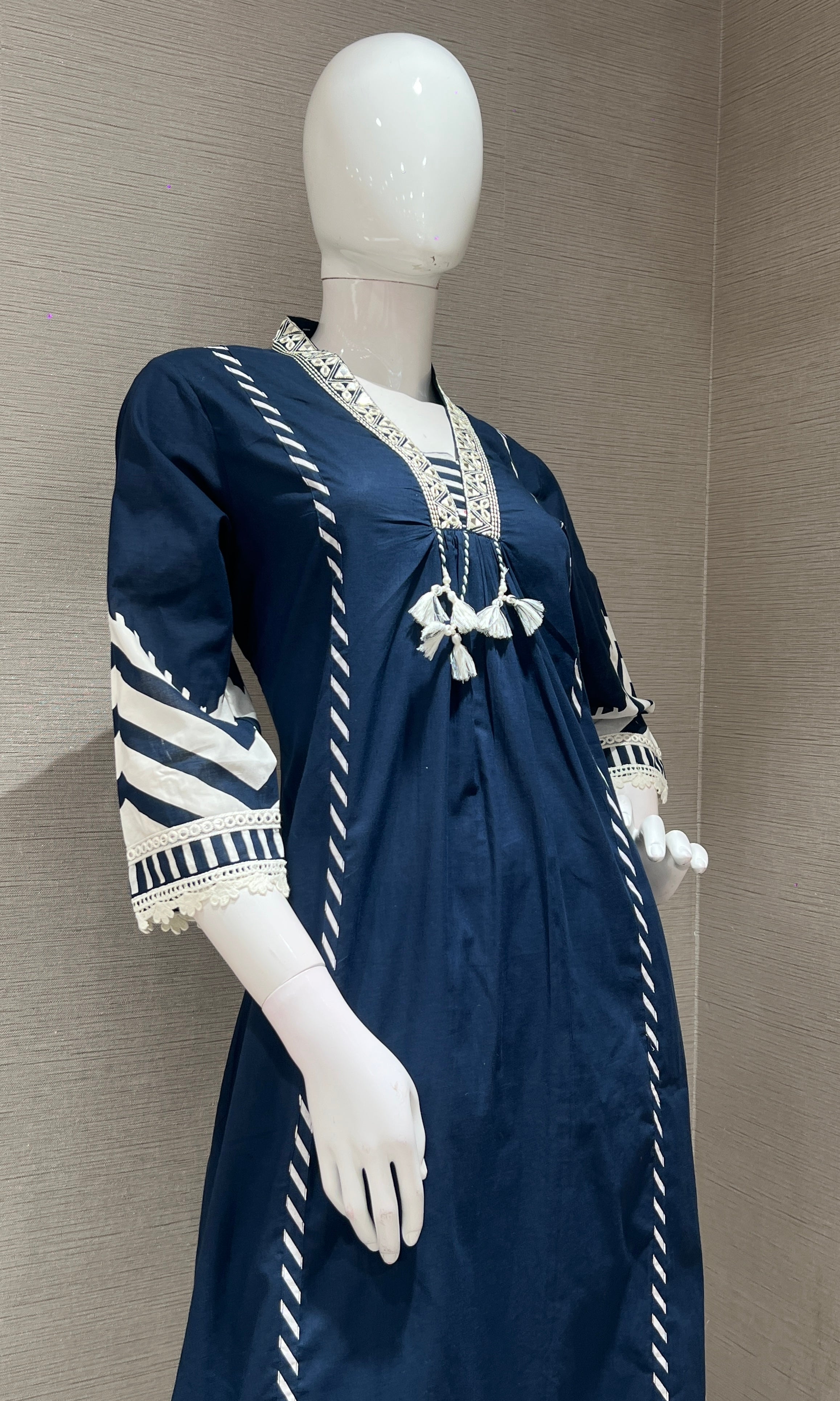 Navy blue kurta set WITH WHITE LACE EMBROIDERY