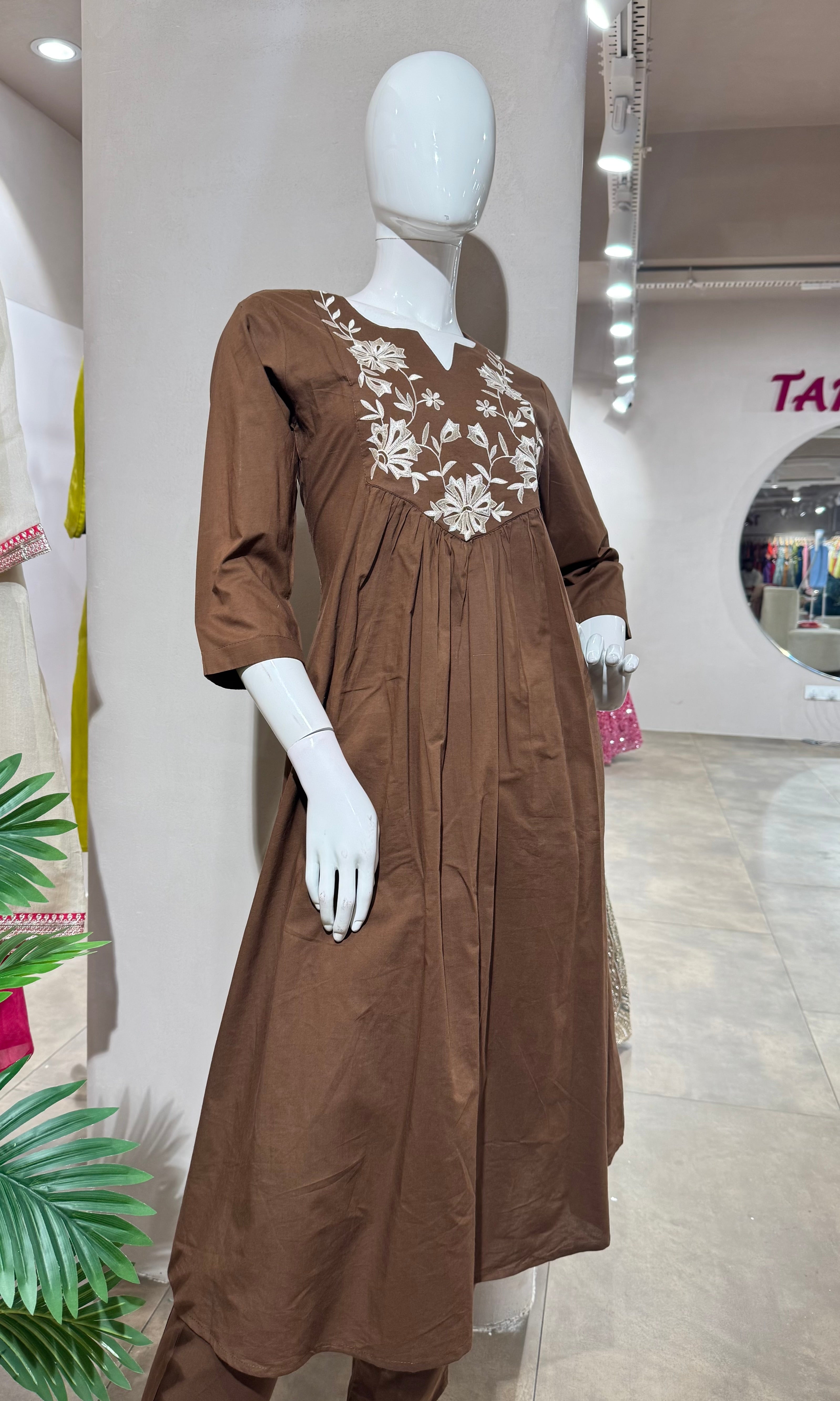 BROWN FLORAL MUL CHANDERI KURTA SET
