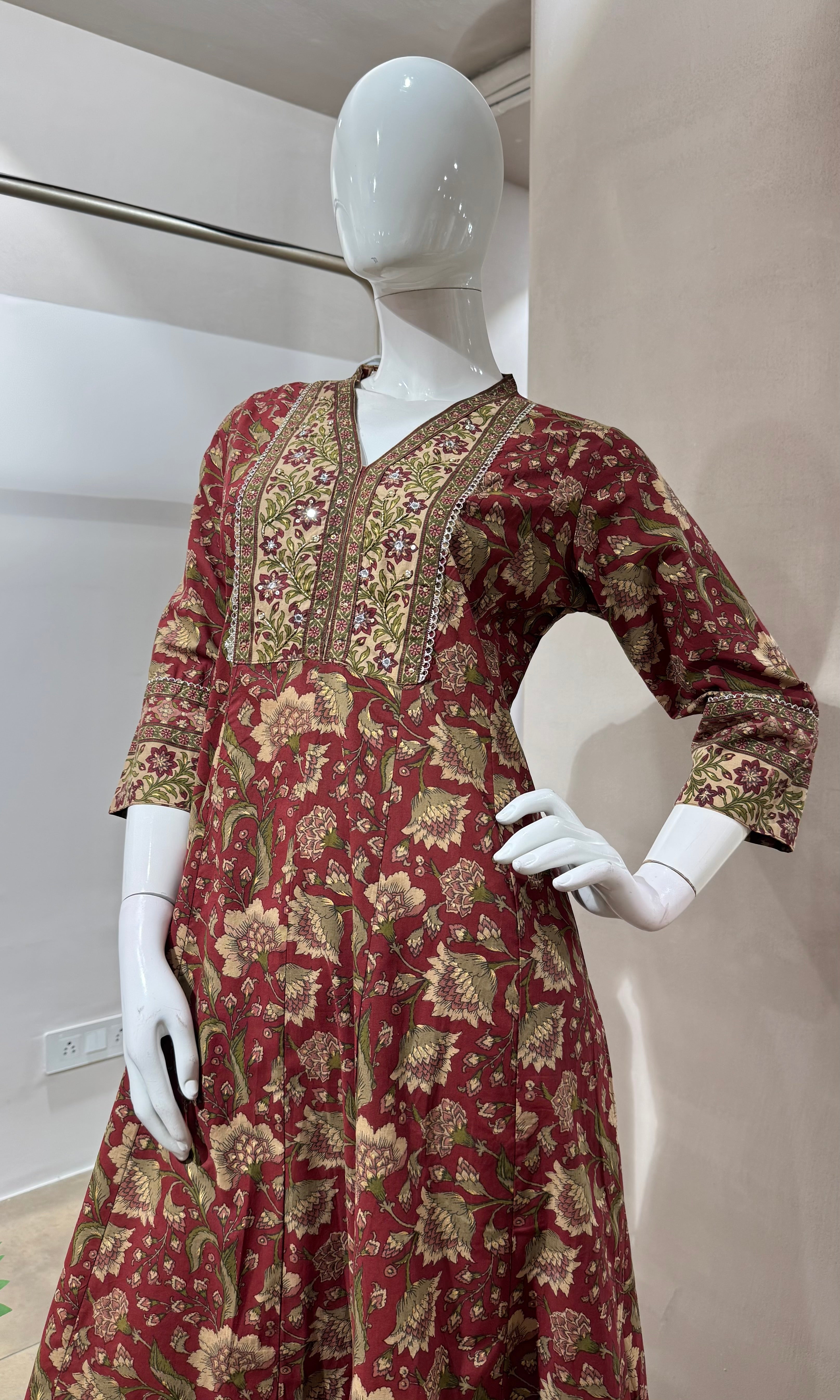 MAROON ETHNIC PRINTED KURTA SET