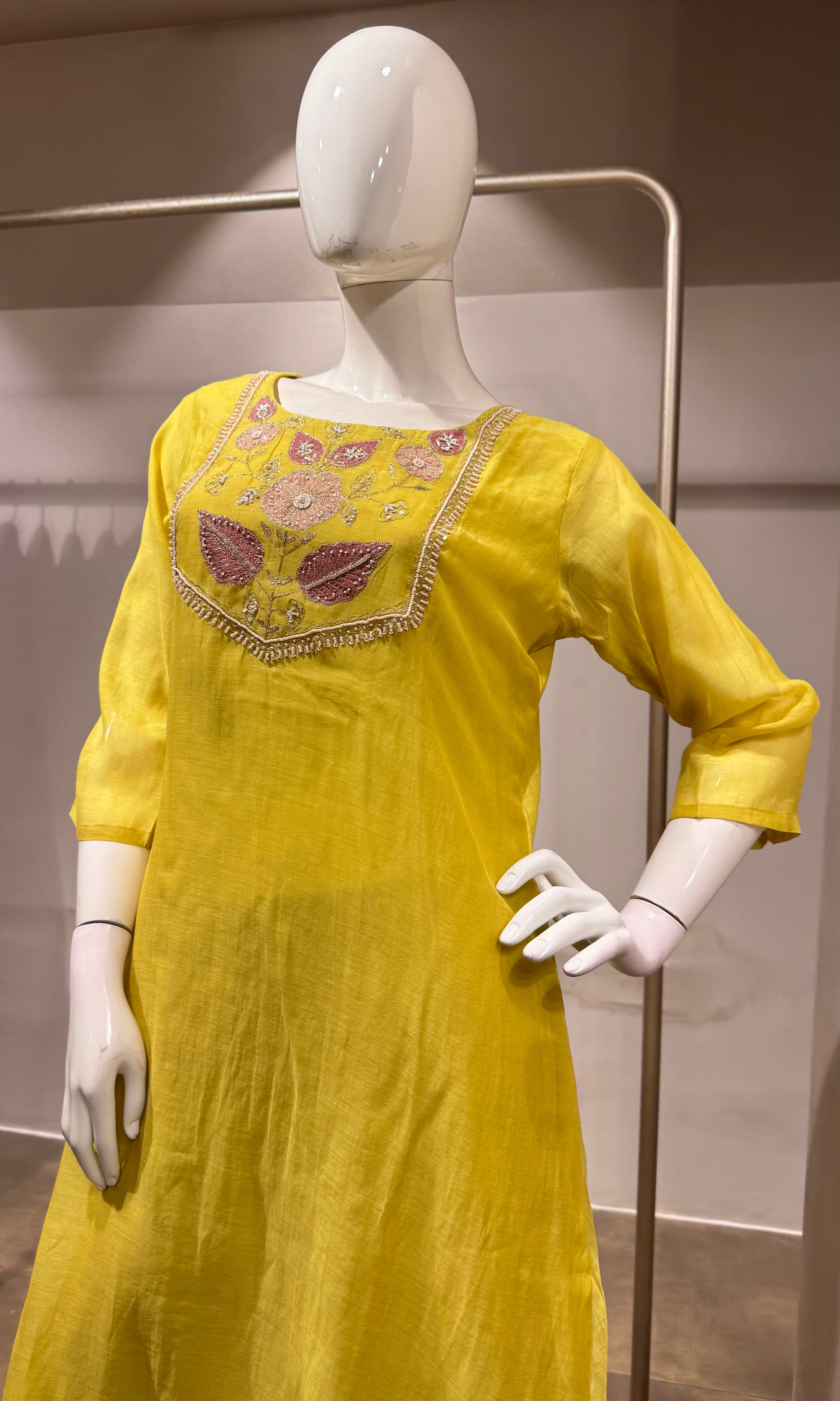 Liril Elegance Floral Embroidered Kurta Set