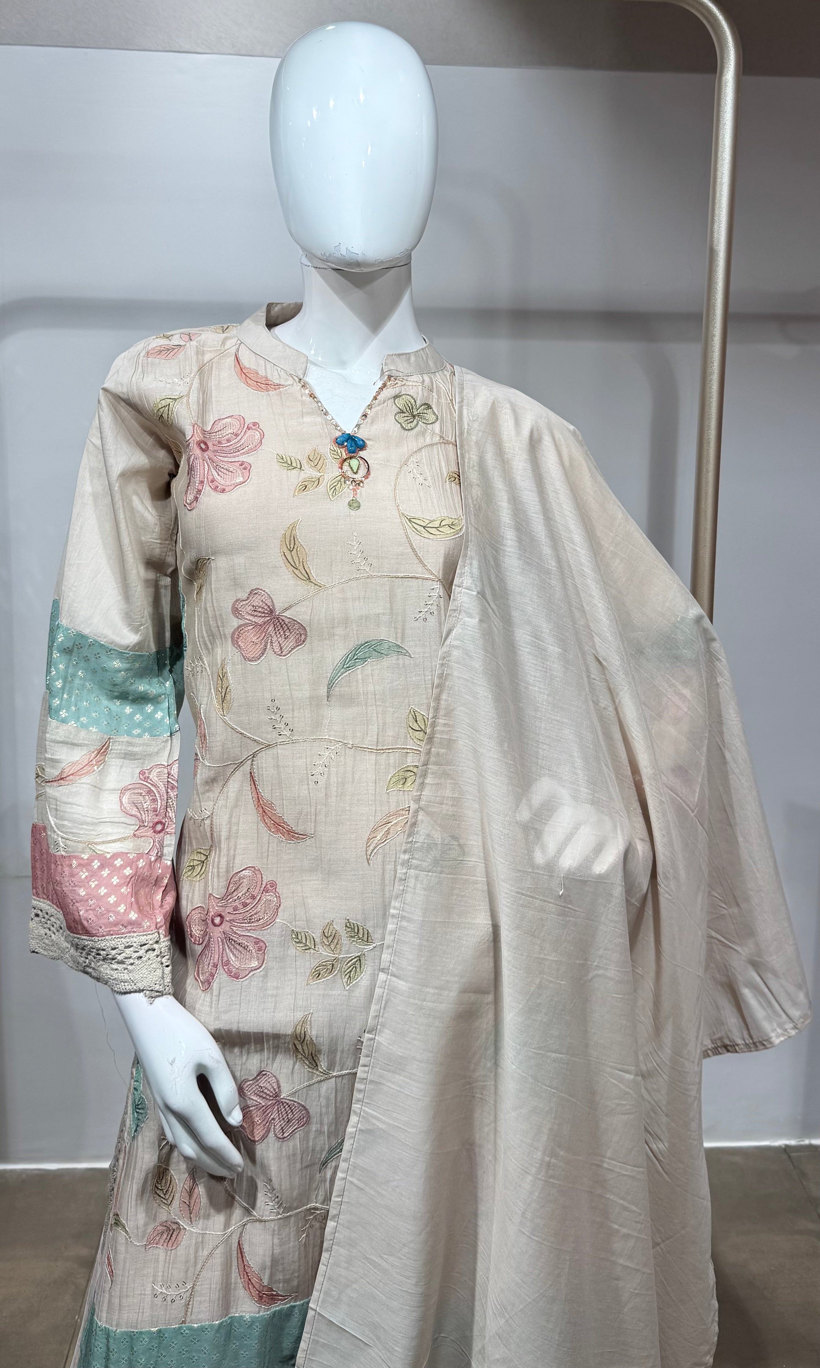 MOEE Floral Kurta Set with Dupatta