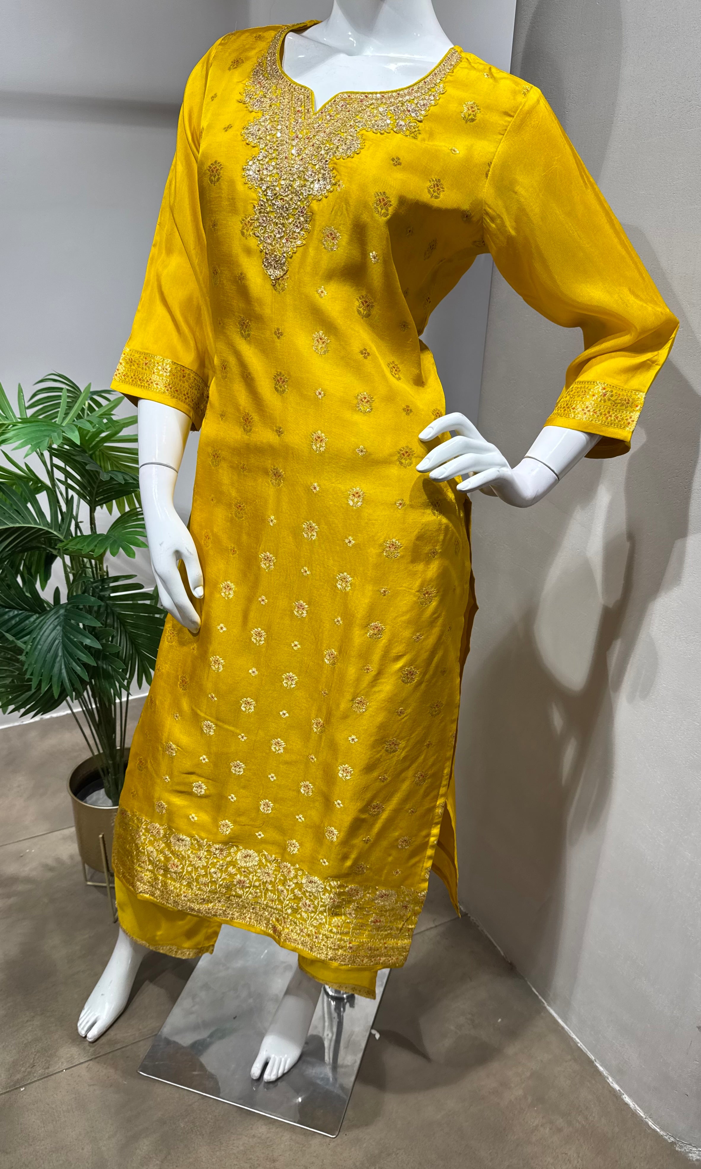 MUSTERED Banarasi Suit Set with Dupatta