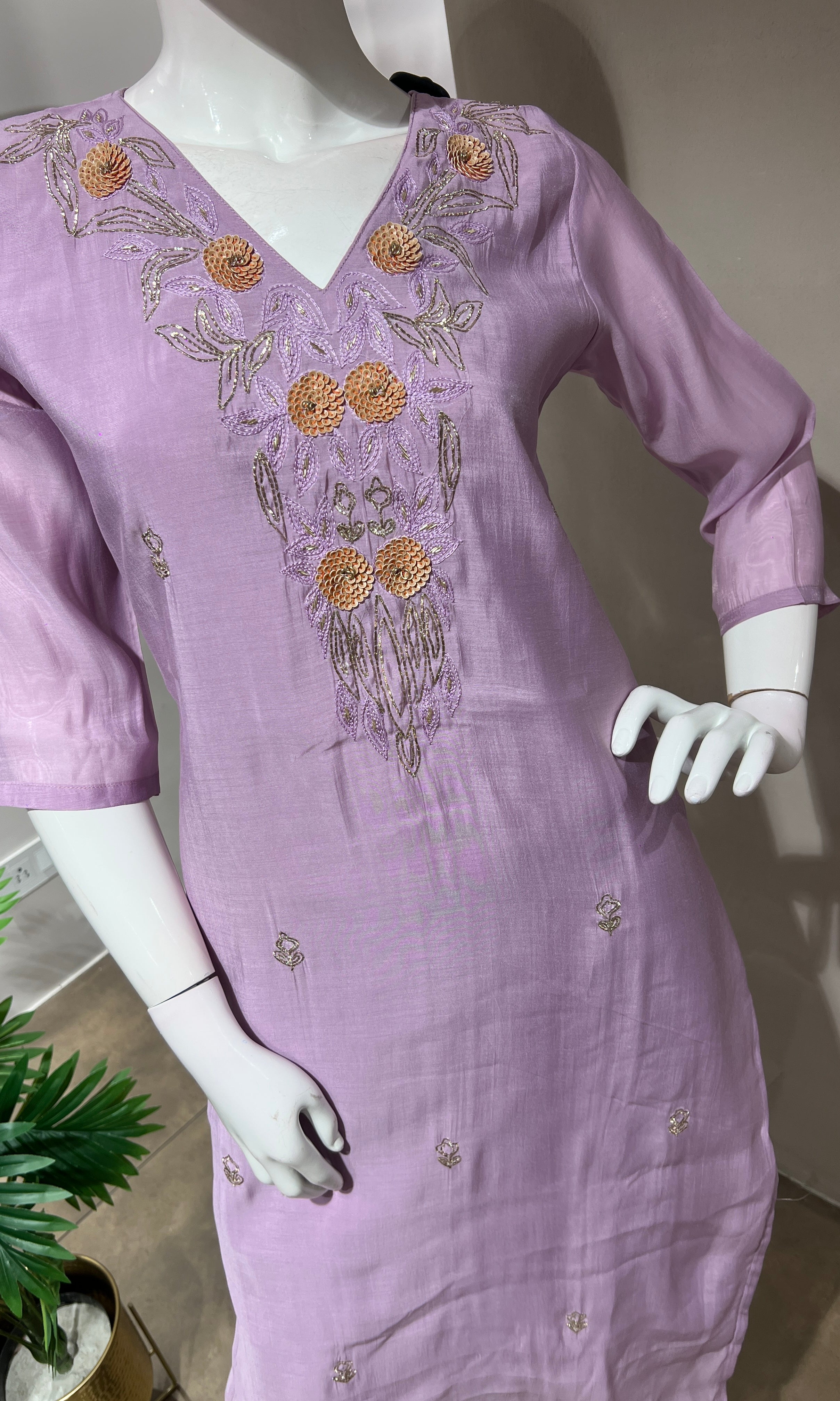 LAVENDER FLORAL EMBROIDERY KURTA SET