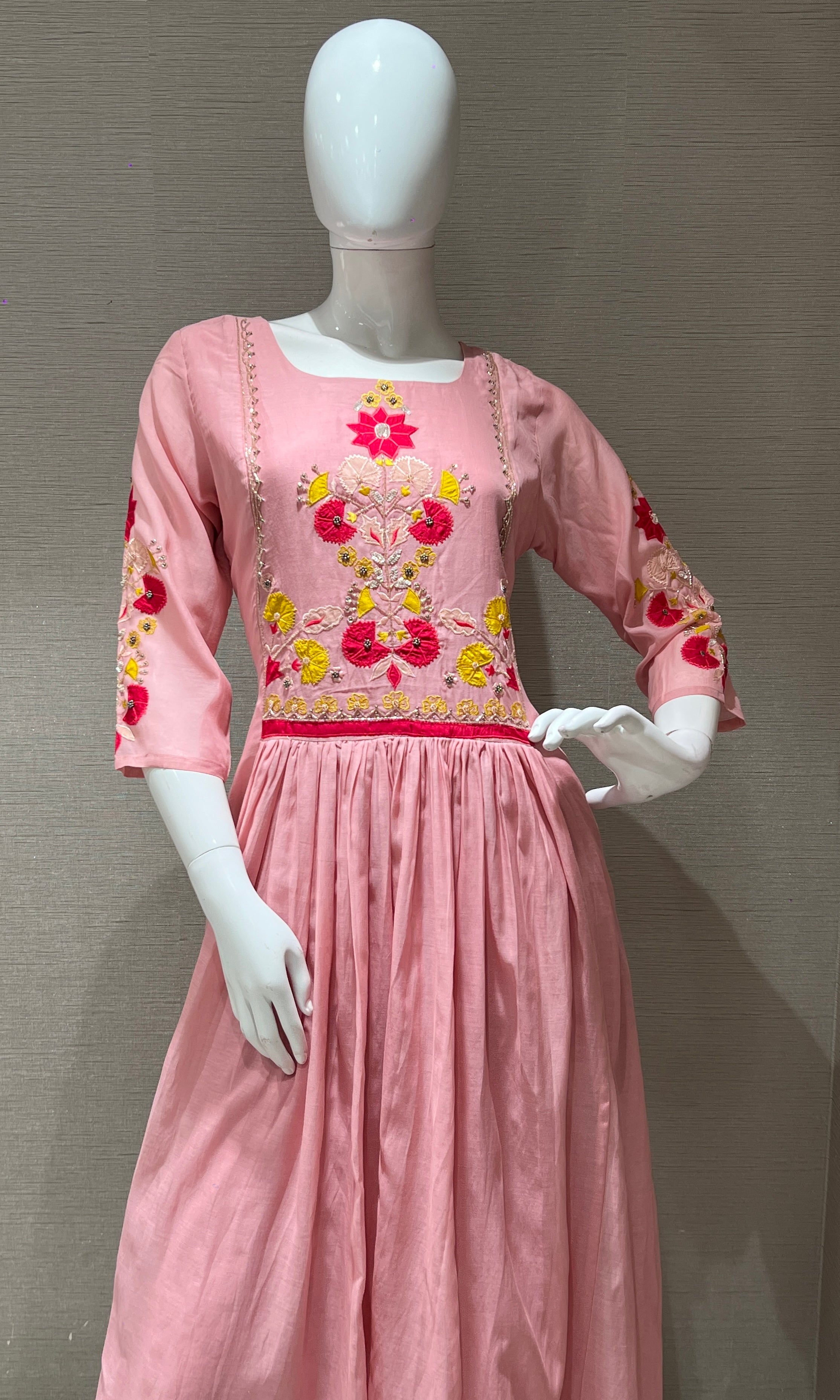 Rose pink floral embroidered kurta set