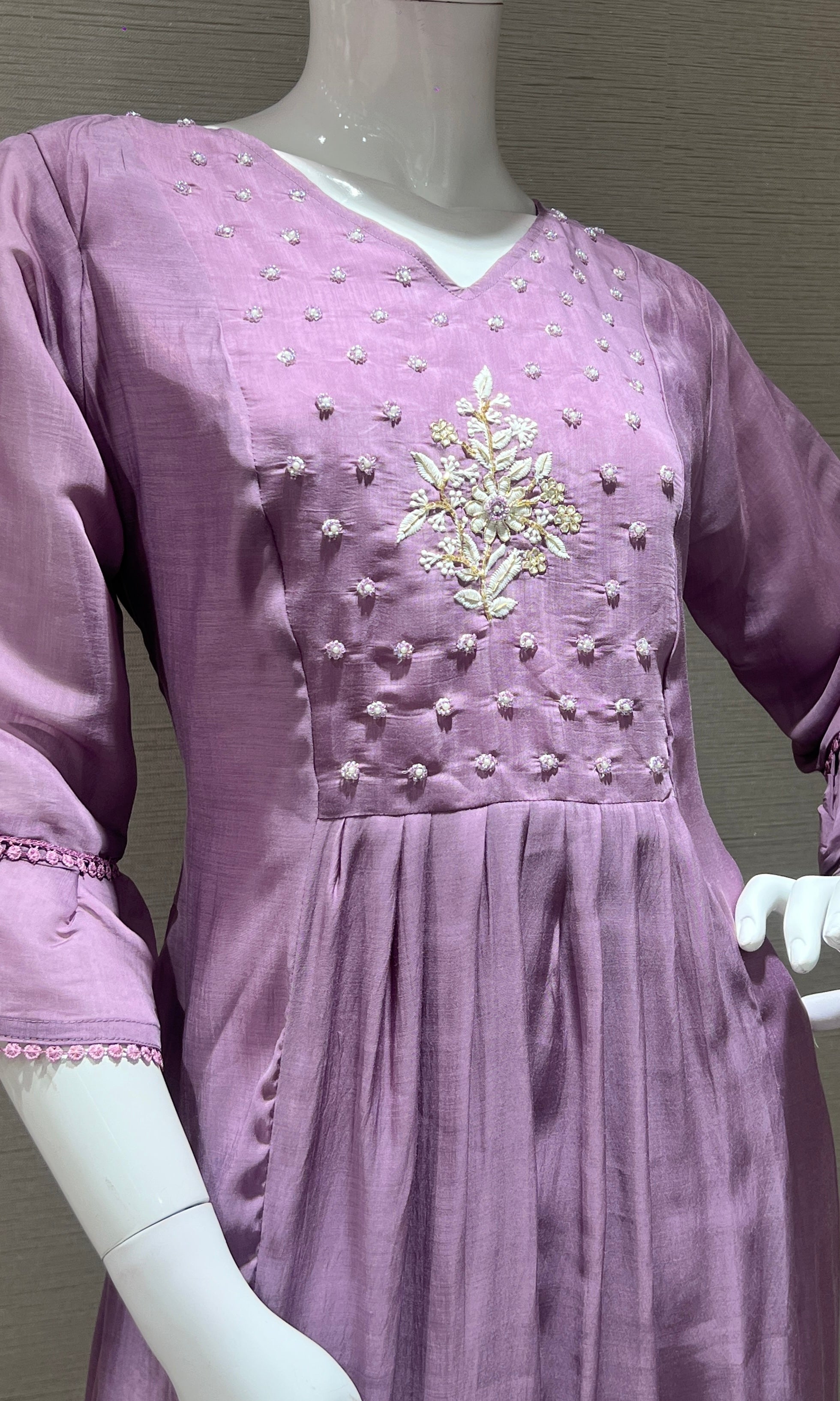 Light purple floral embroidered MUL CHANDERI kurta set