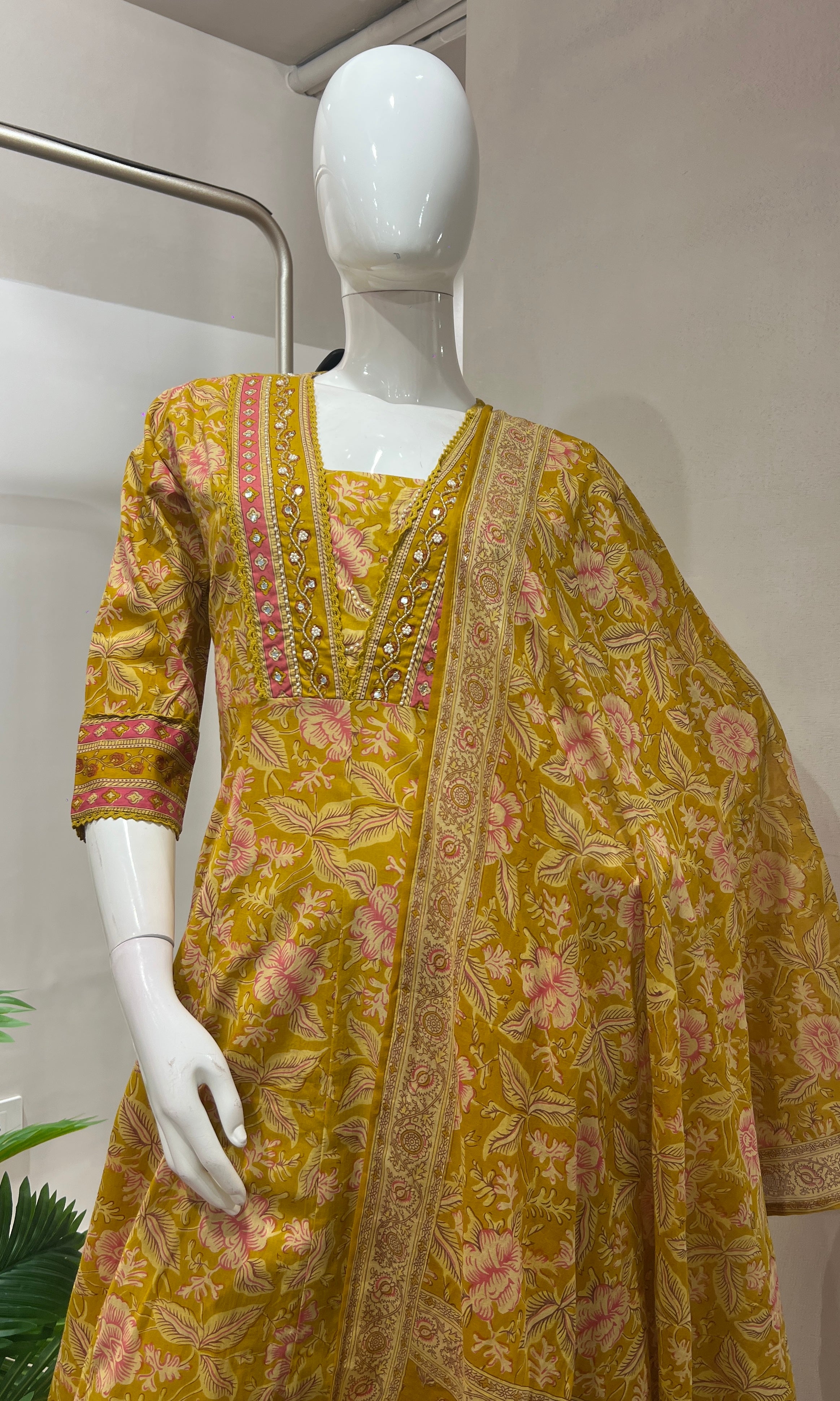 Light yellow FLORAL kurta set