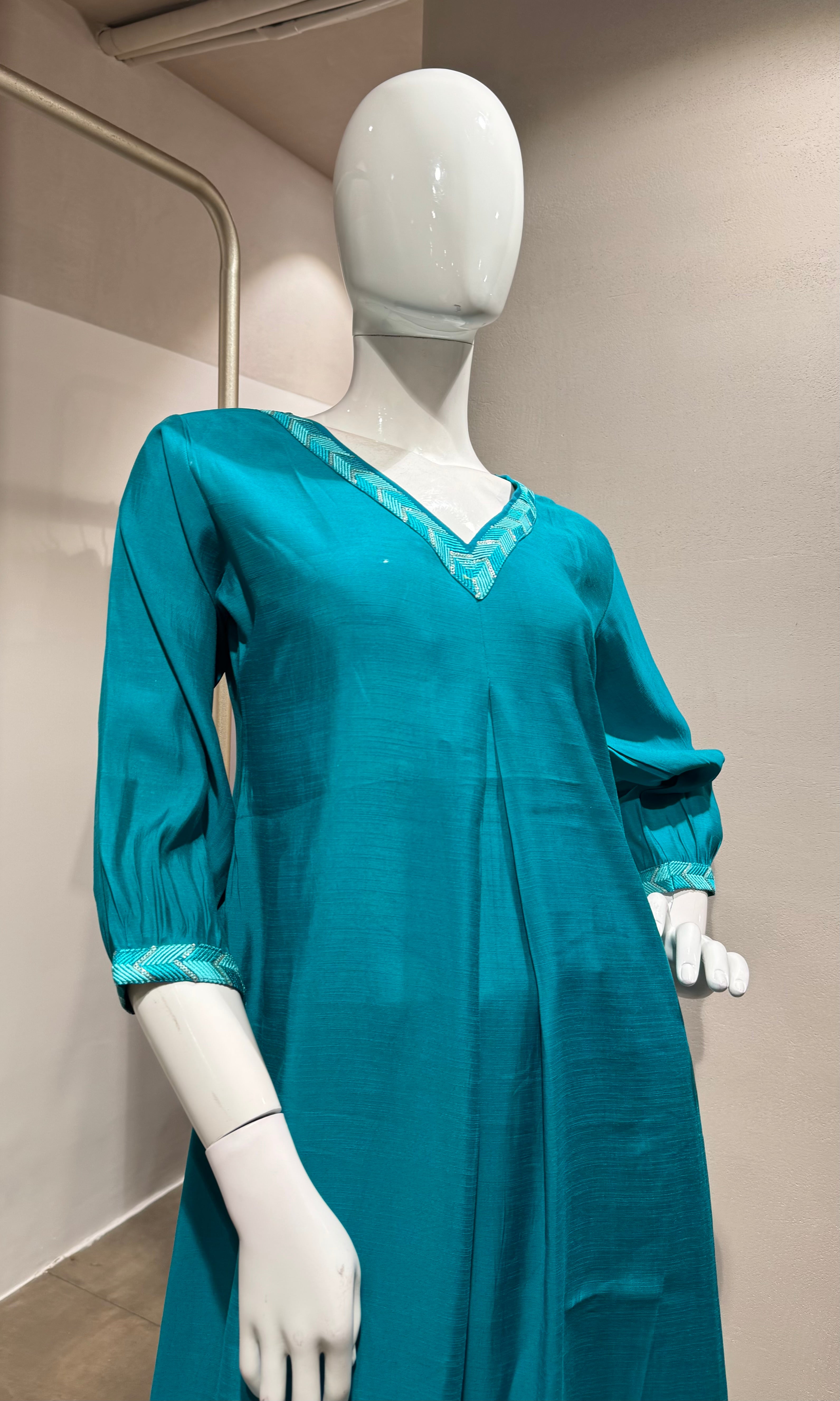 GREEN embroidered kurta set