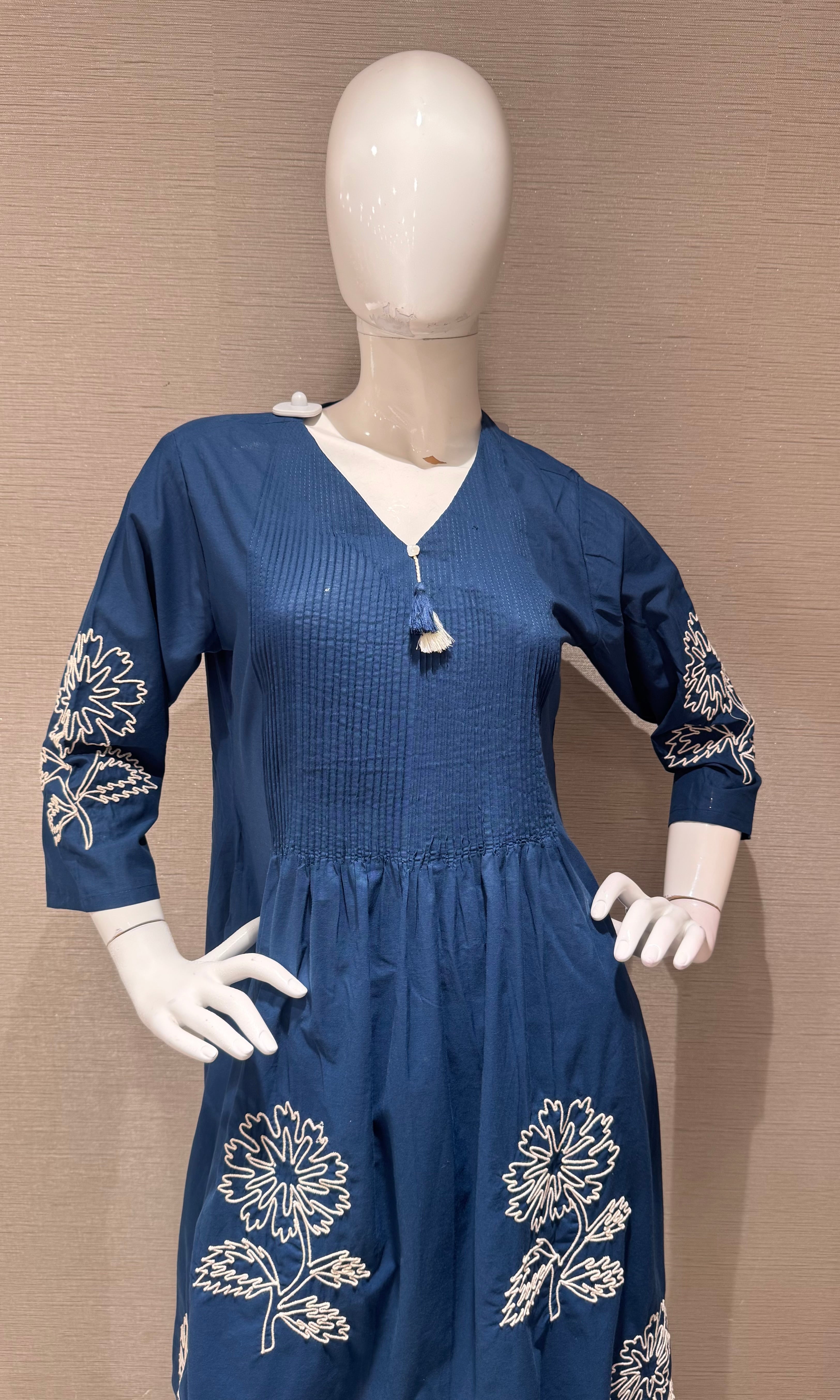 Blue white floral thread embroidery Kurta set