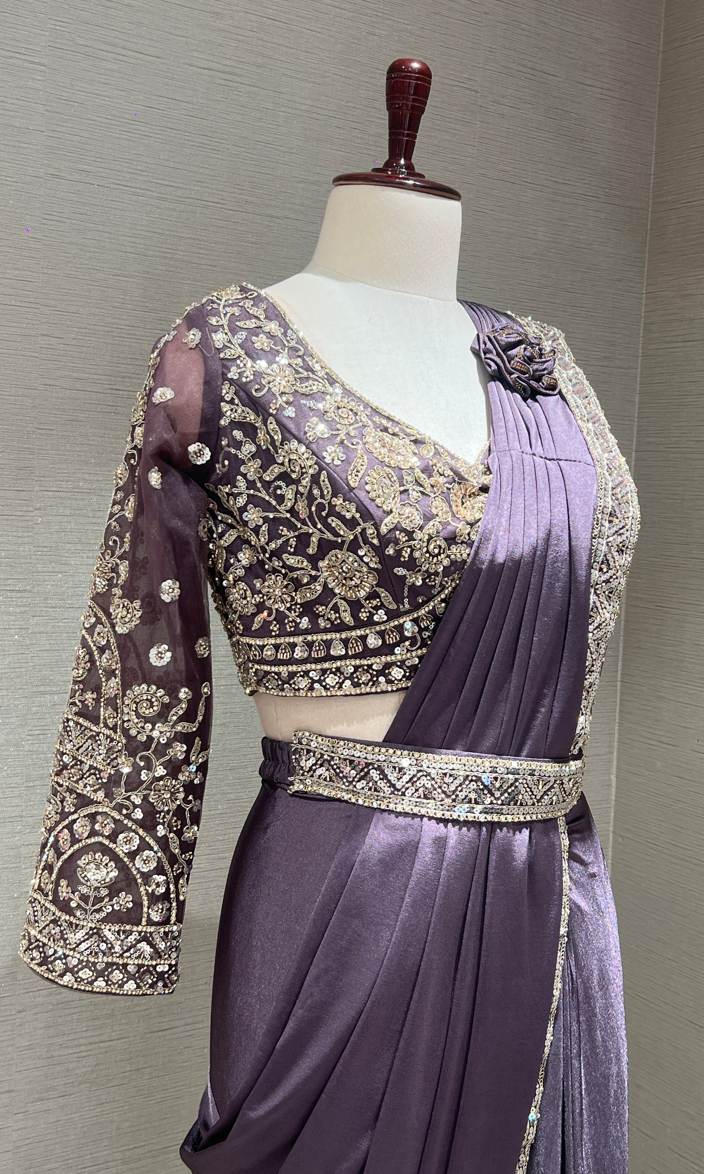 Light wine drape saree WITH BLOUSE AND BELT