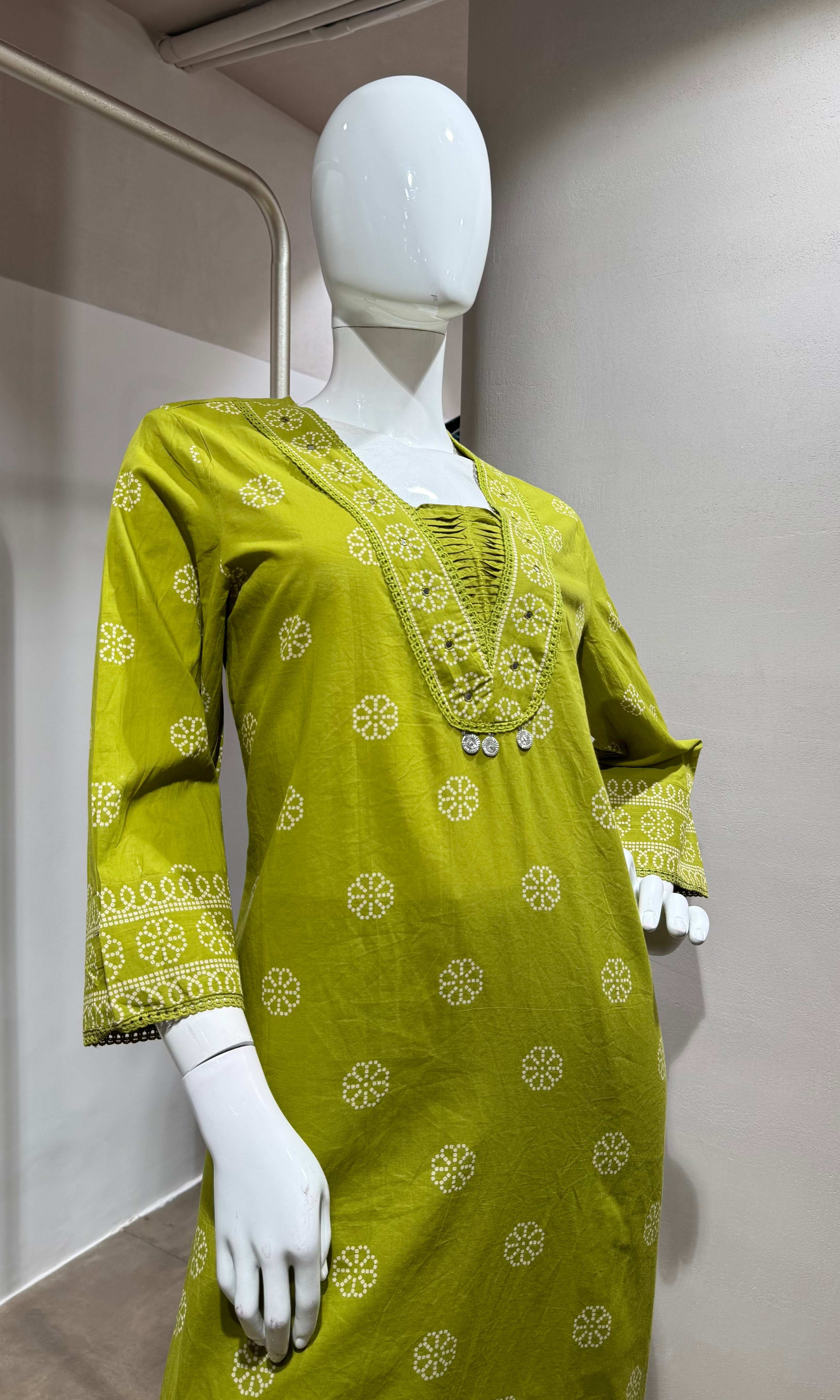 GREEN PRINTED EMBROIDERED KURTA SET