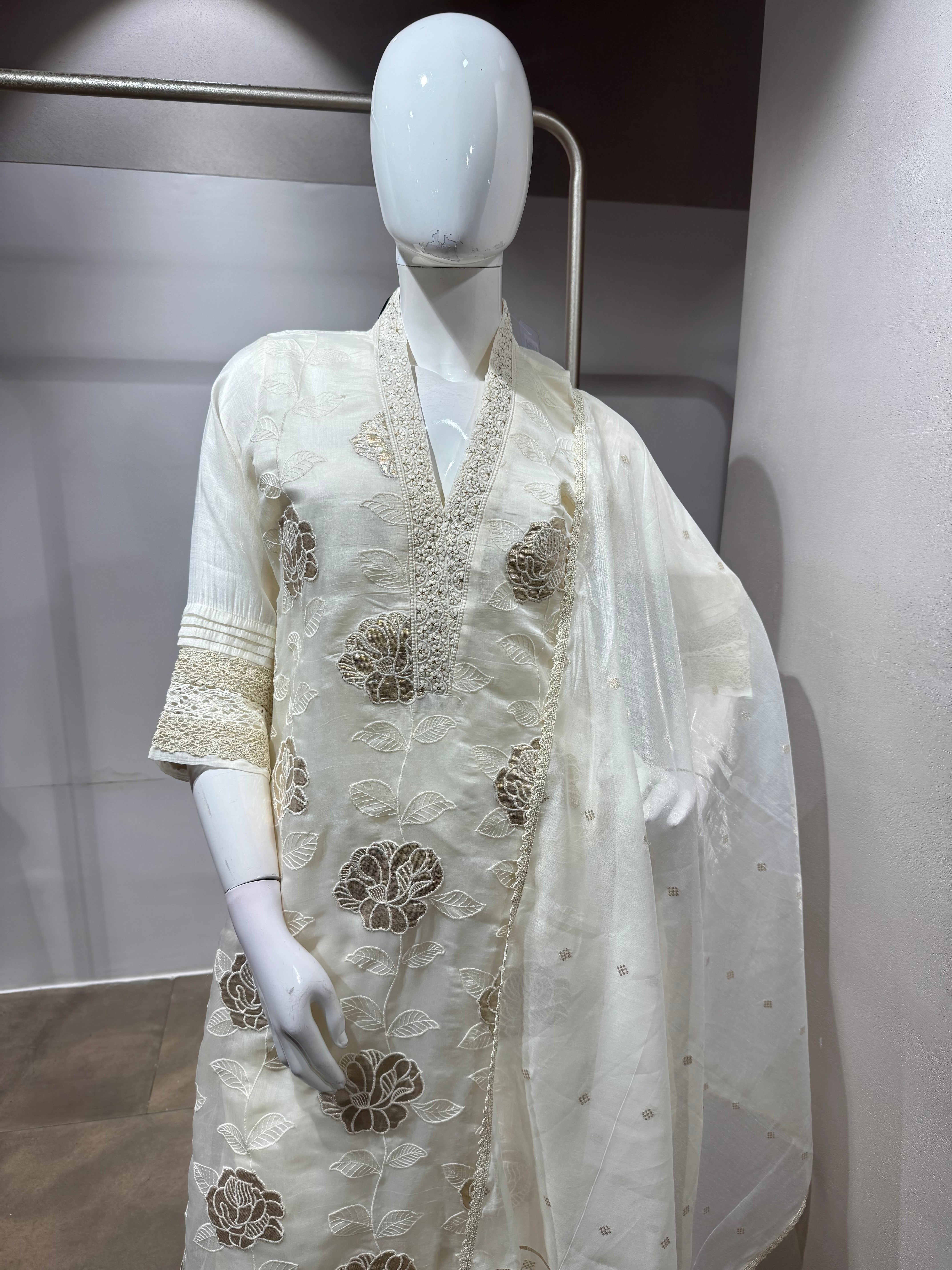 Cream gold Floral embroidered kurta set