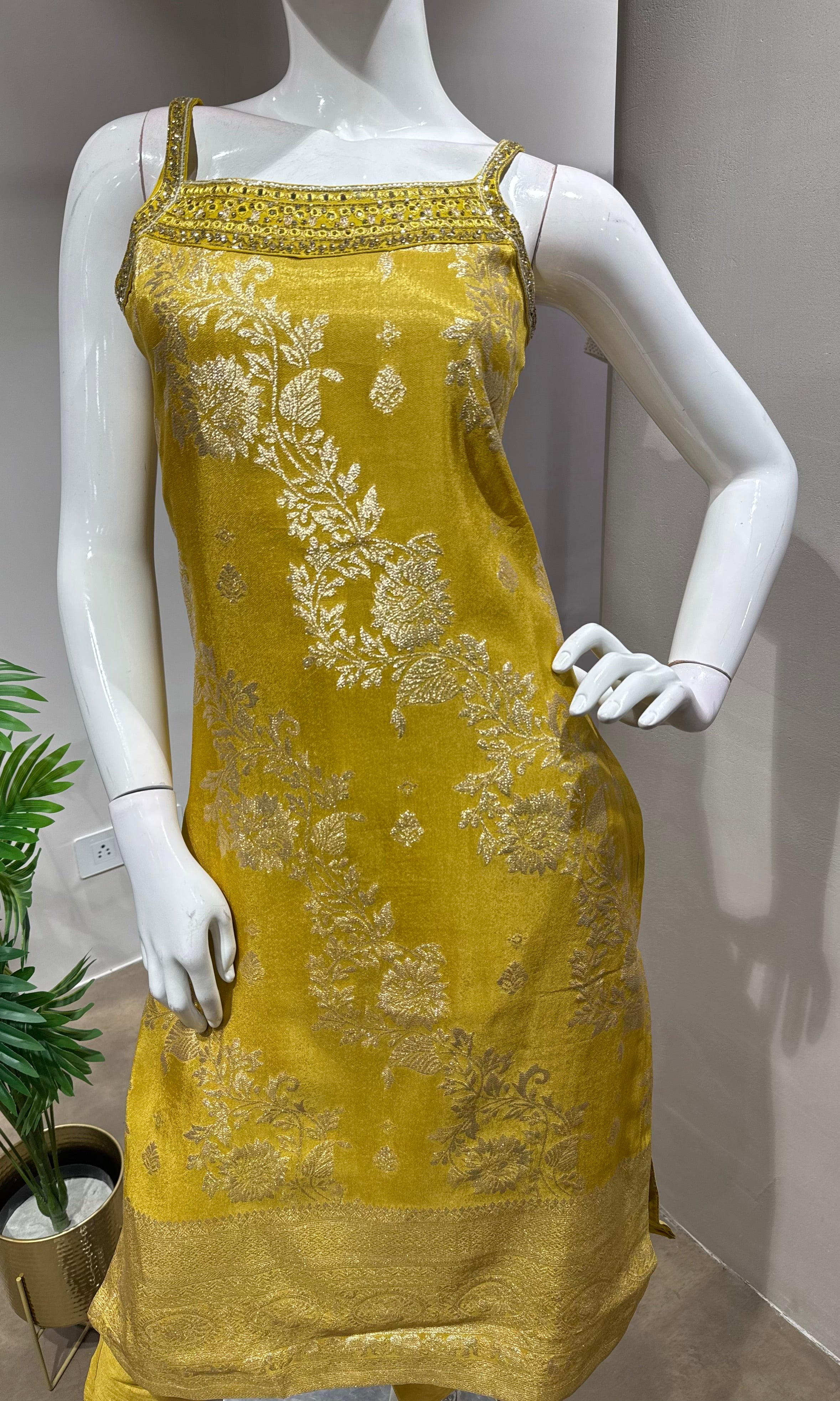 YELLOW GOLDEN FLORAL EMBROIDERED KURTA SET
