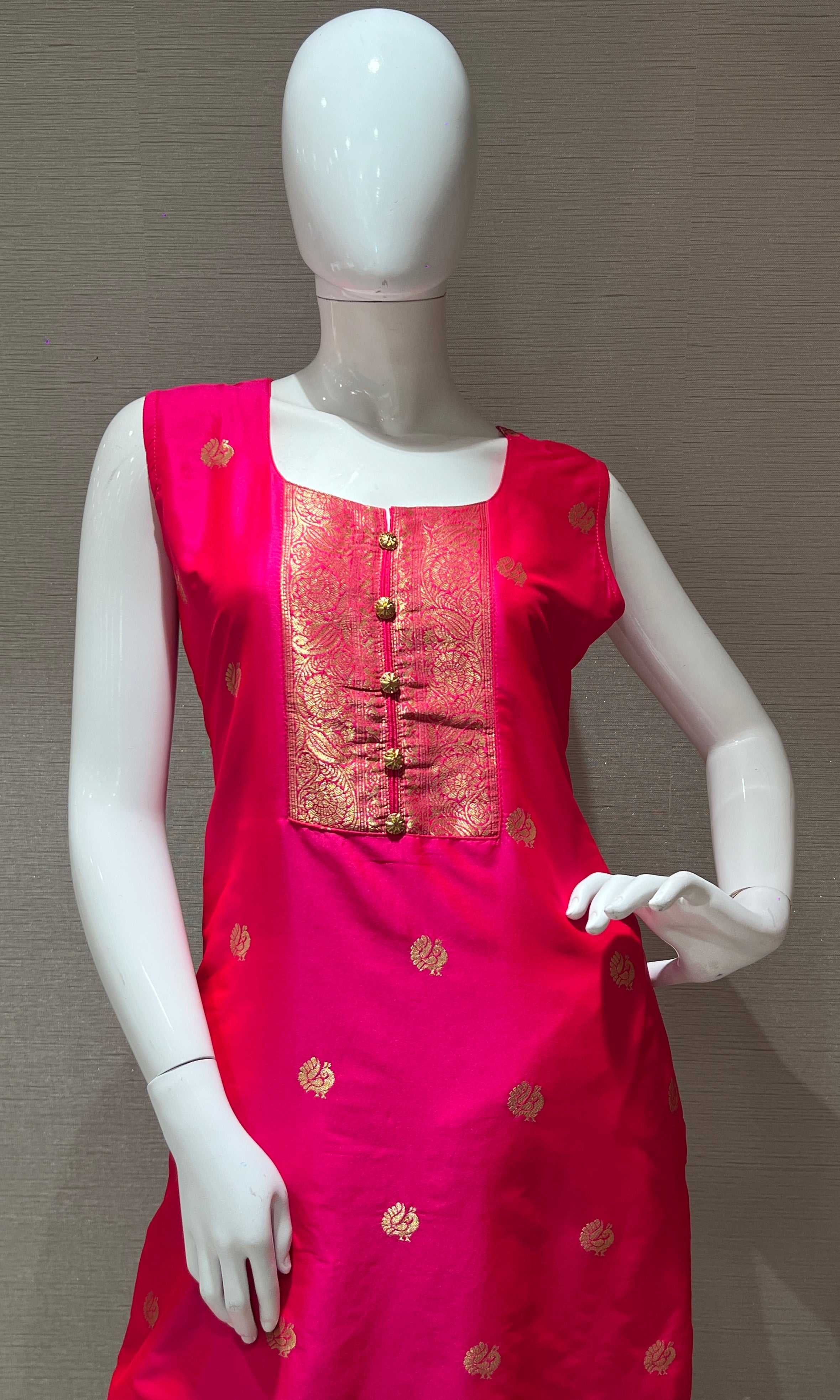 Gulab Banarasi Kurta Set