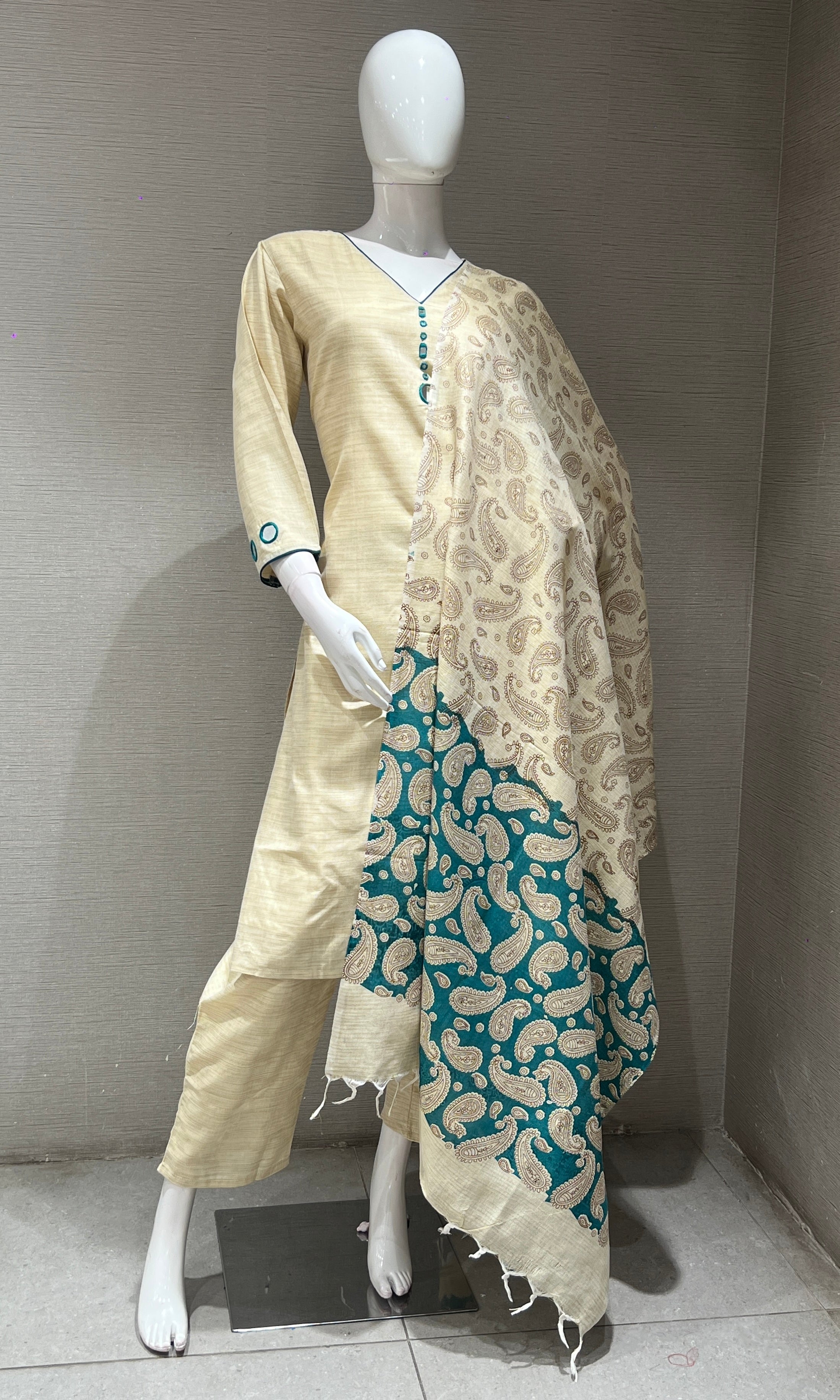 Cream KURTA SET WITH DUPATTA