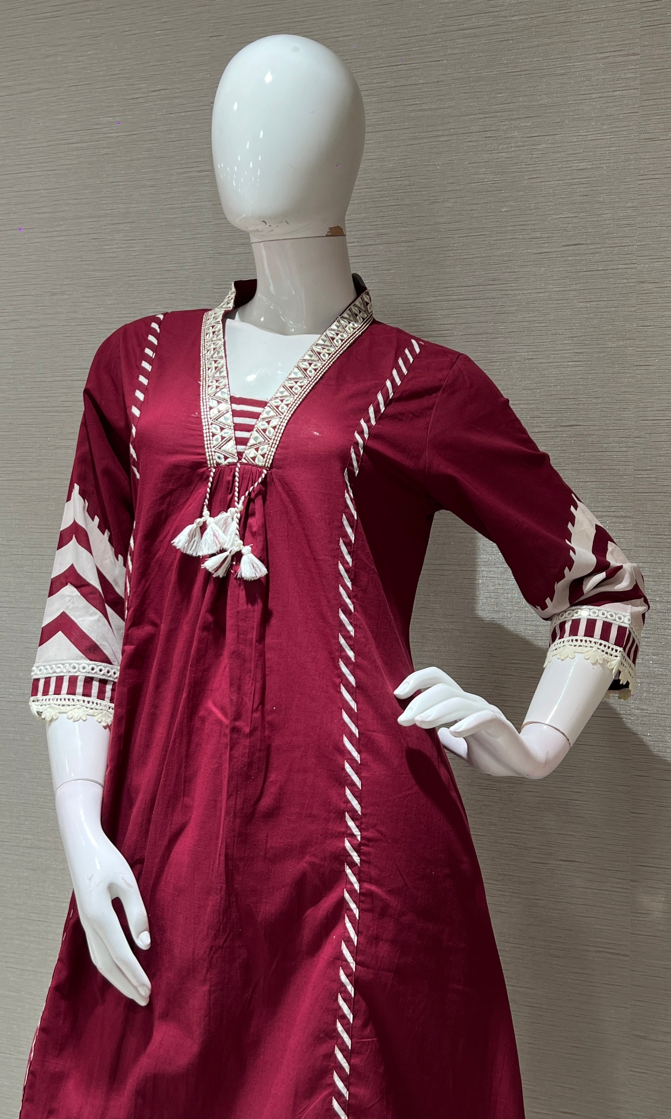 Maroon kurta set WITH WHITE LACE EMBROIDERY