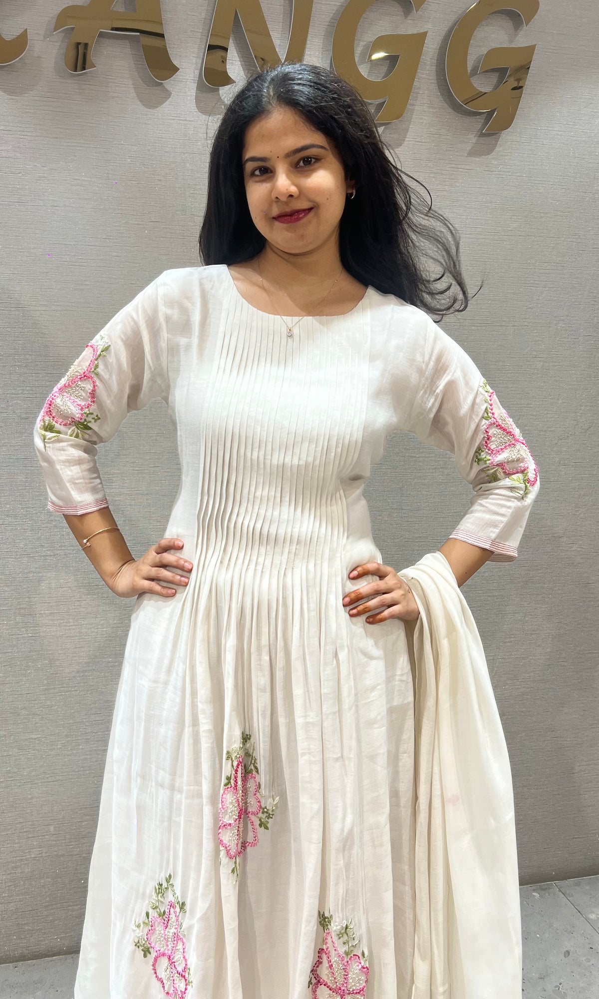 Cream Mul Cotton Floral Printed Kurta set & Dupatta