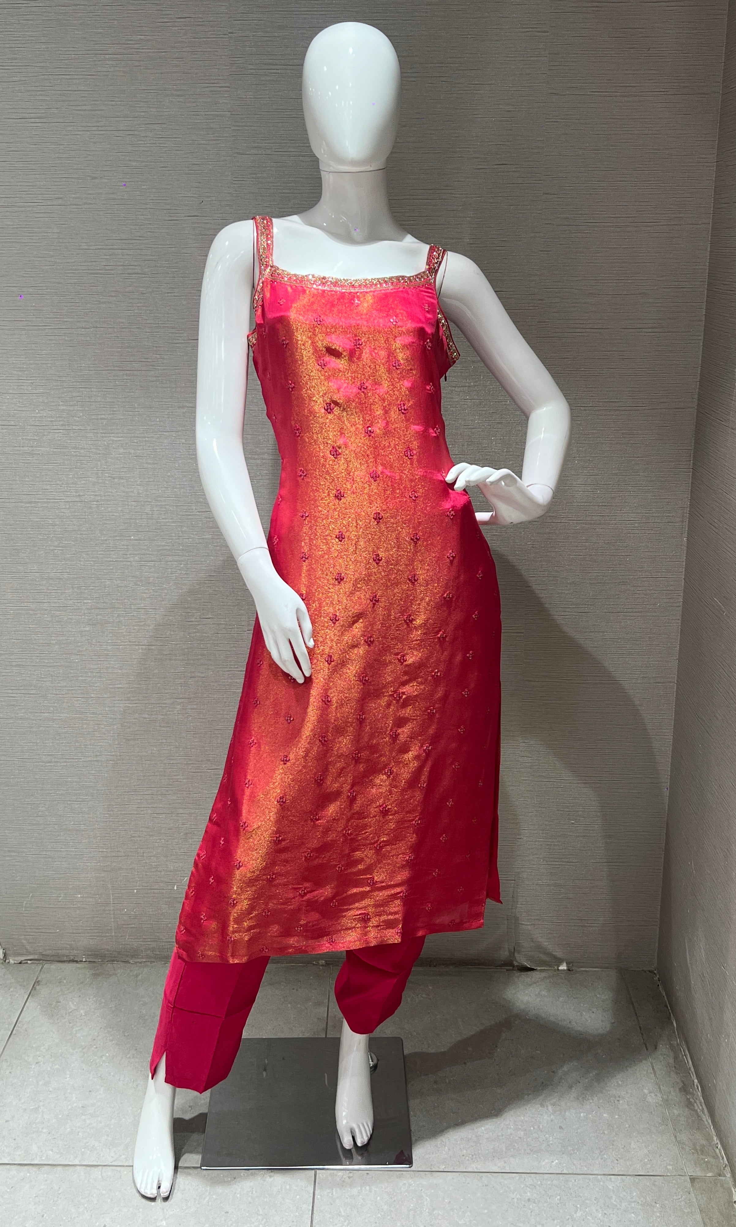 pink and gold Embellished kurta set