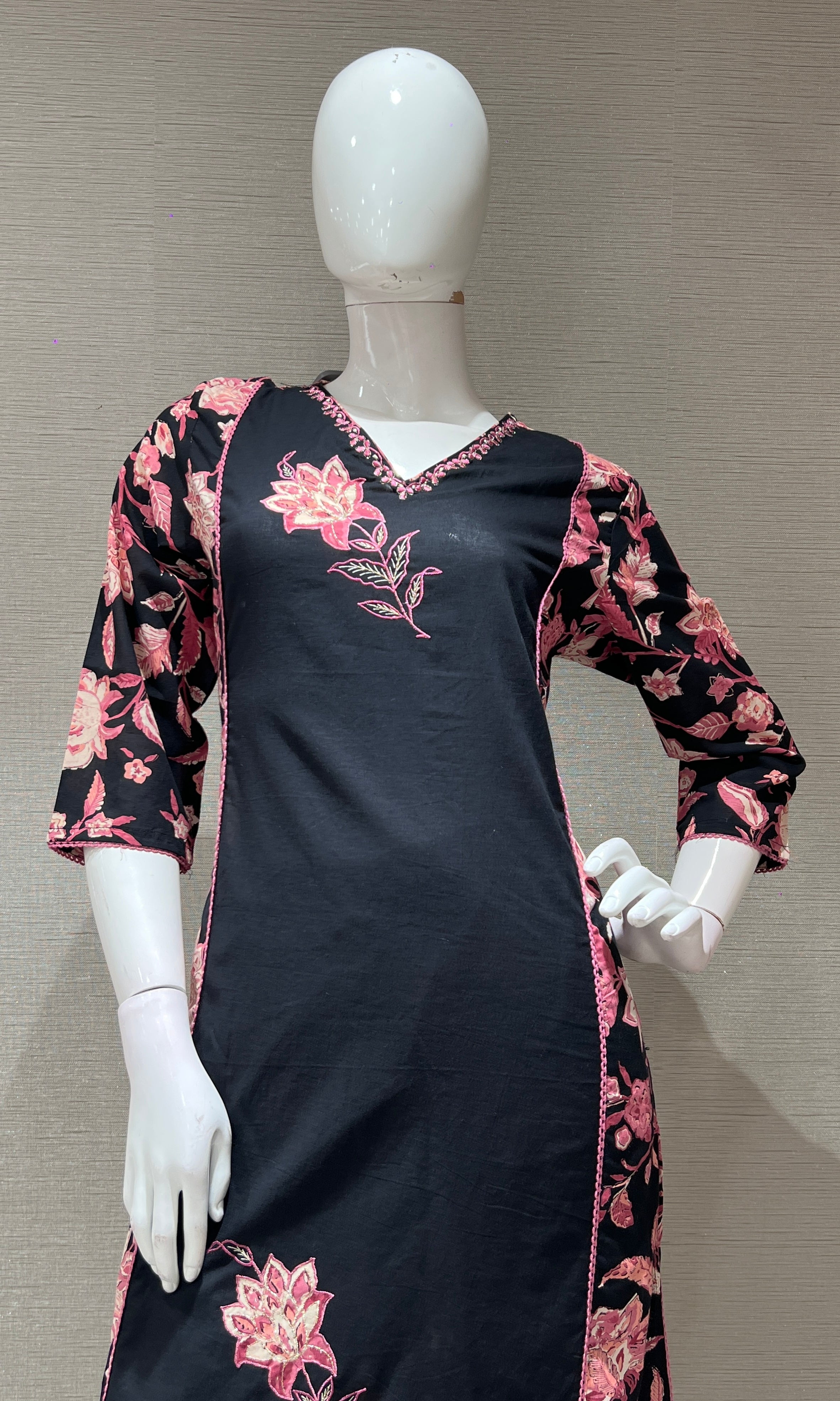 BLACK FLORAL PRINT KURTA SET