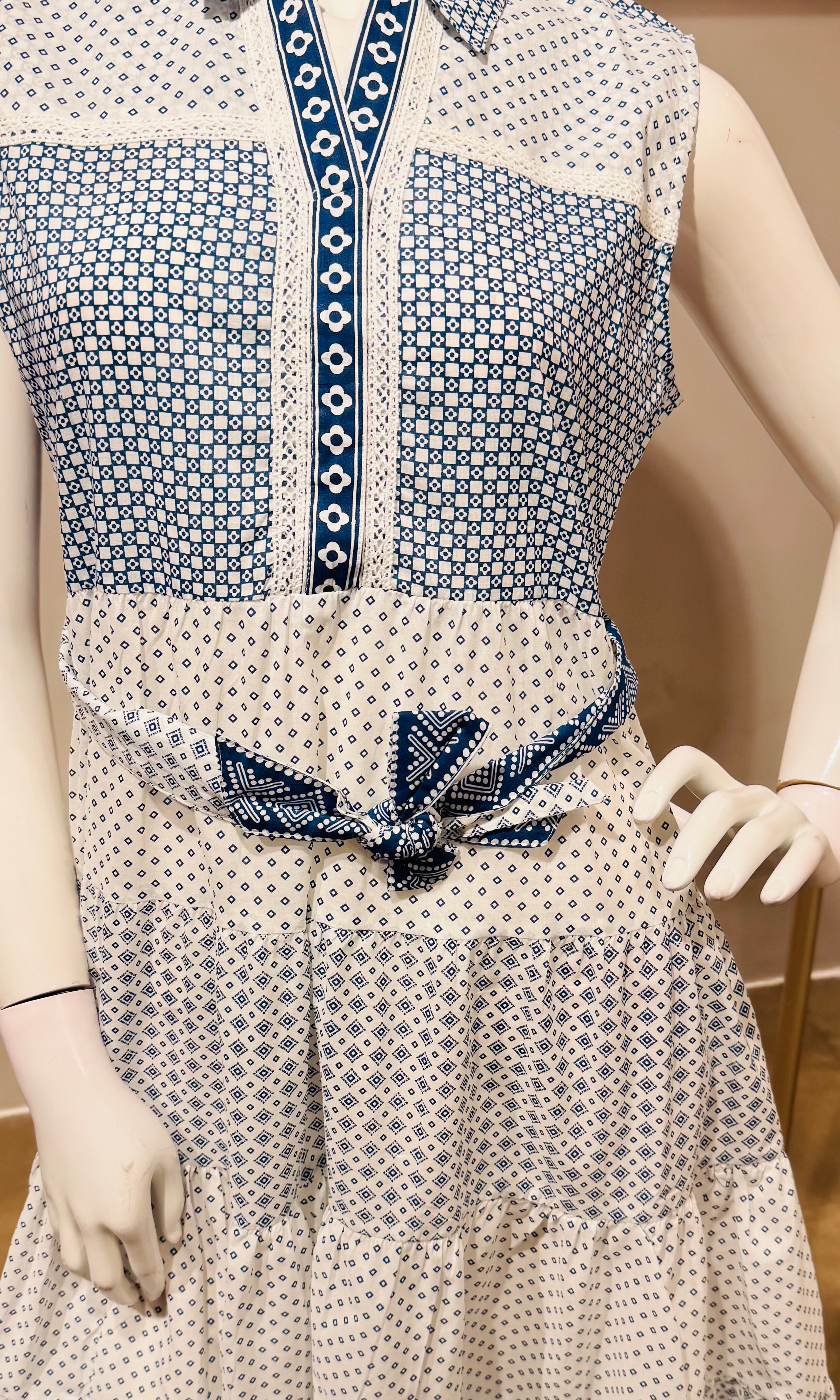 blue and white geometric printed frock