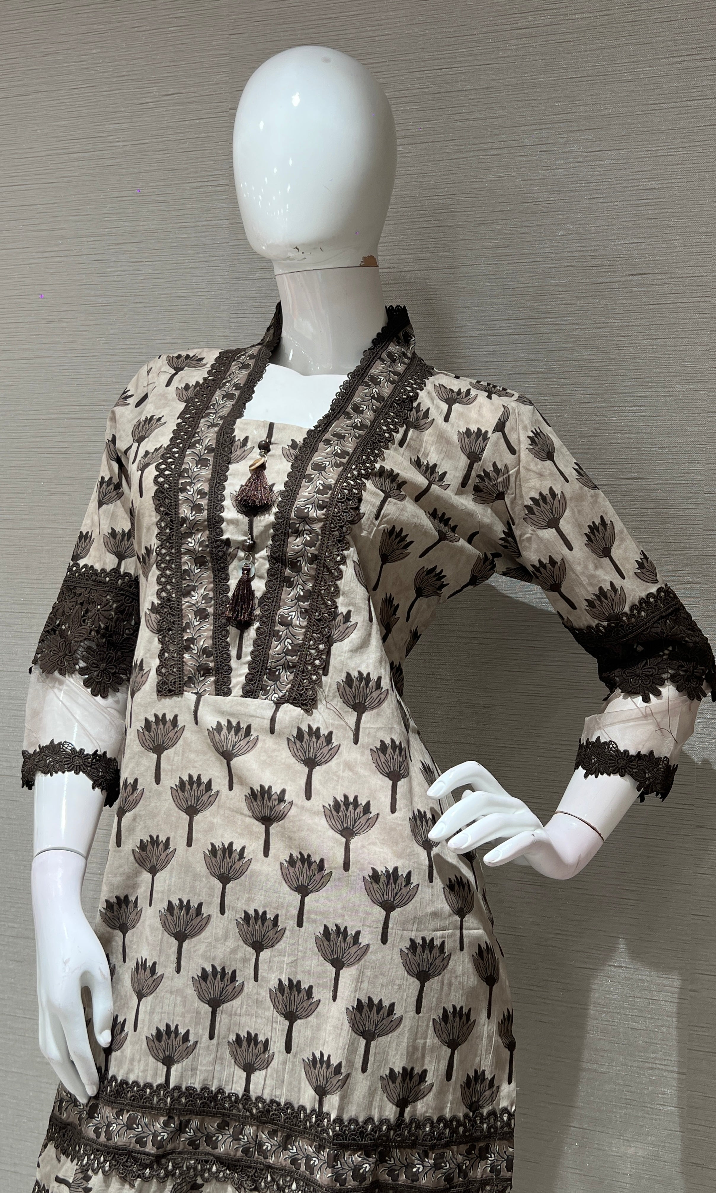 Grey FLORAL KURTA SET WITH ZIG ZAG PRINT DUPATTA