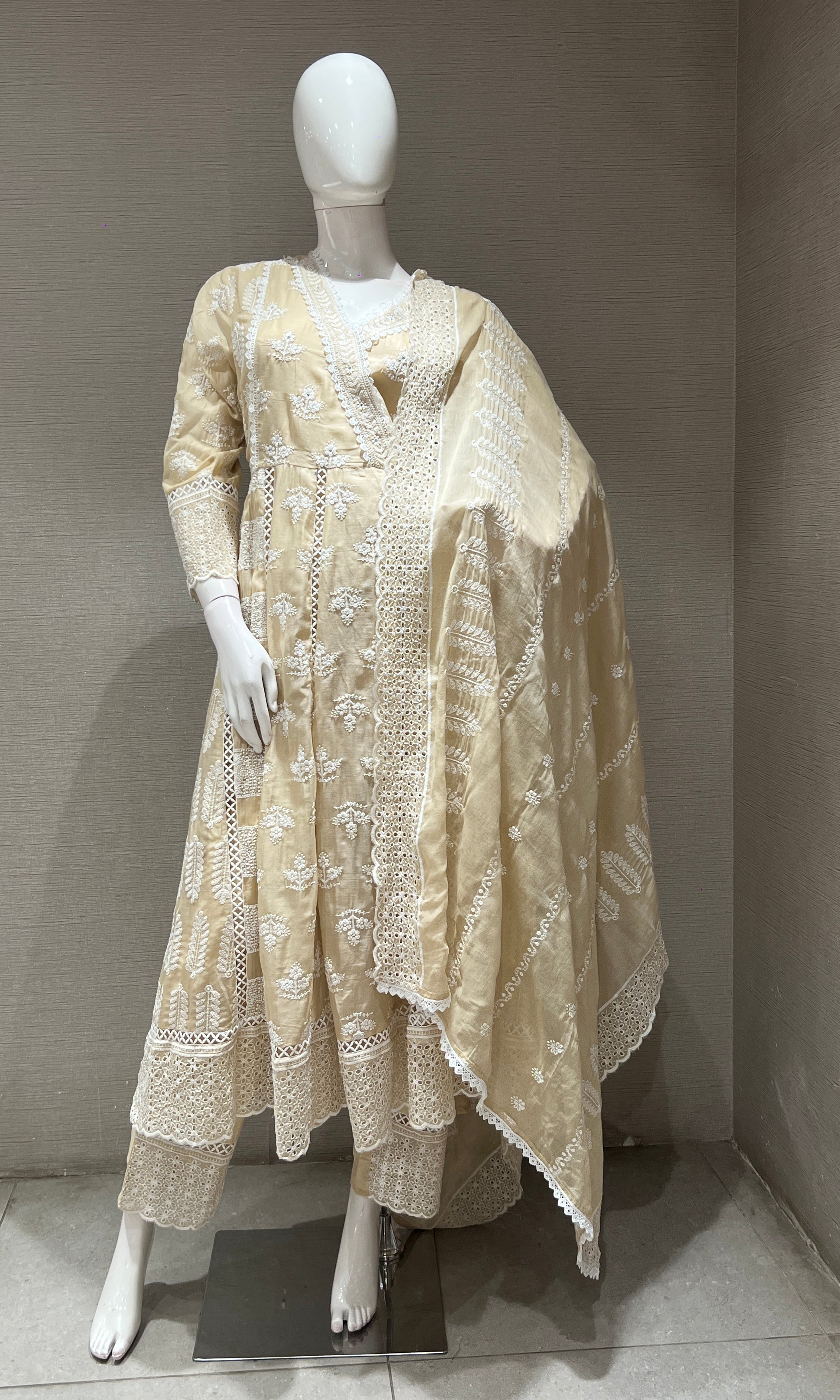 BEGIE Chikankari Anarkali kurta set