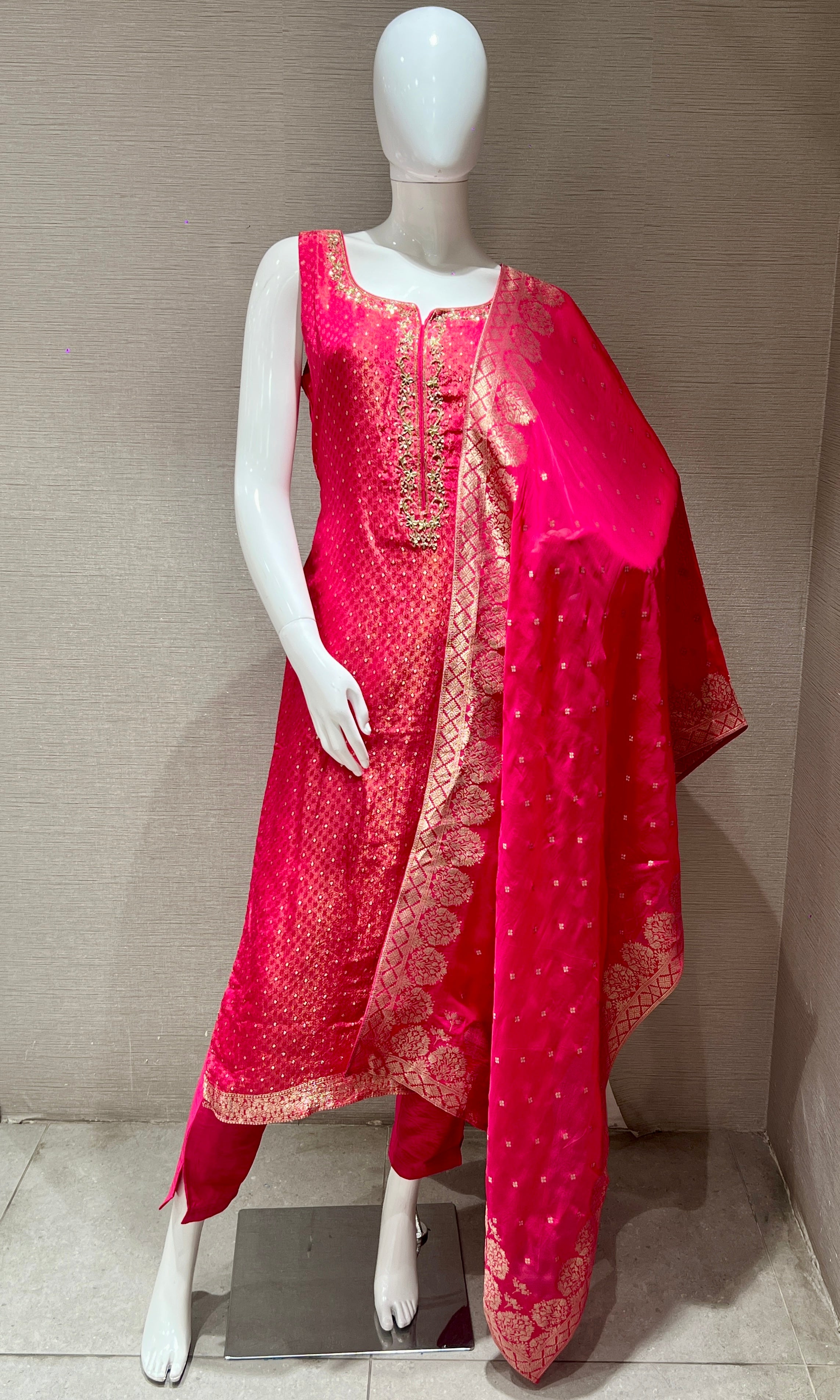 Pink kurta set with banarasi dupatta