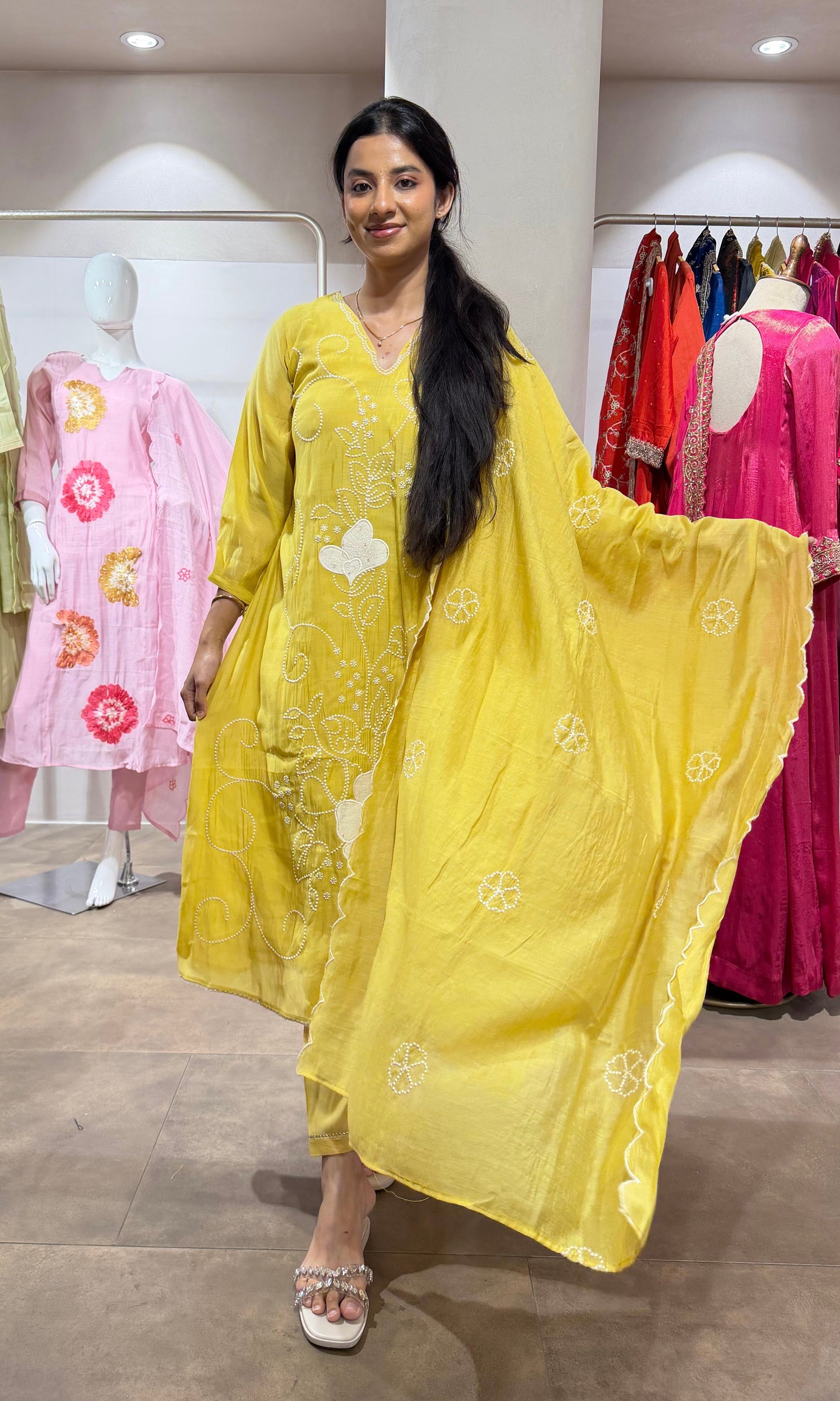 LIGHT YELLOW FLORAL DETAILING KURTA SET