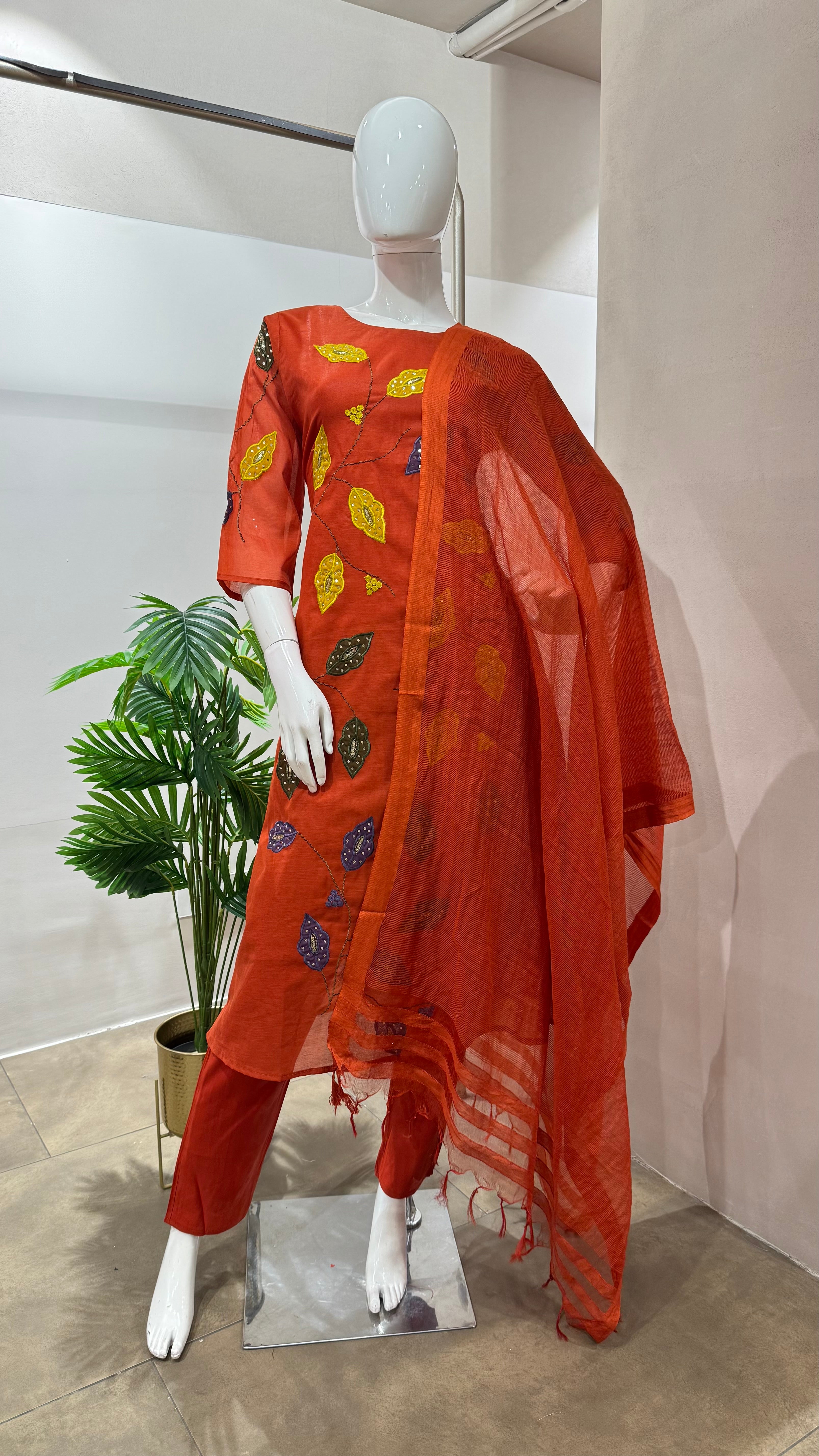 RUST kurta set with leaf embroidery