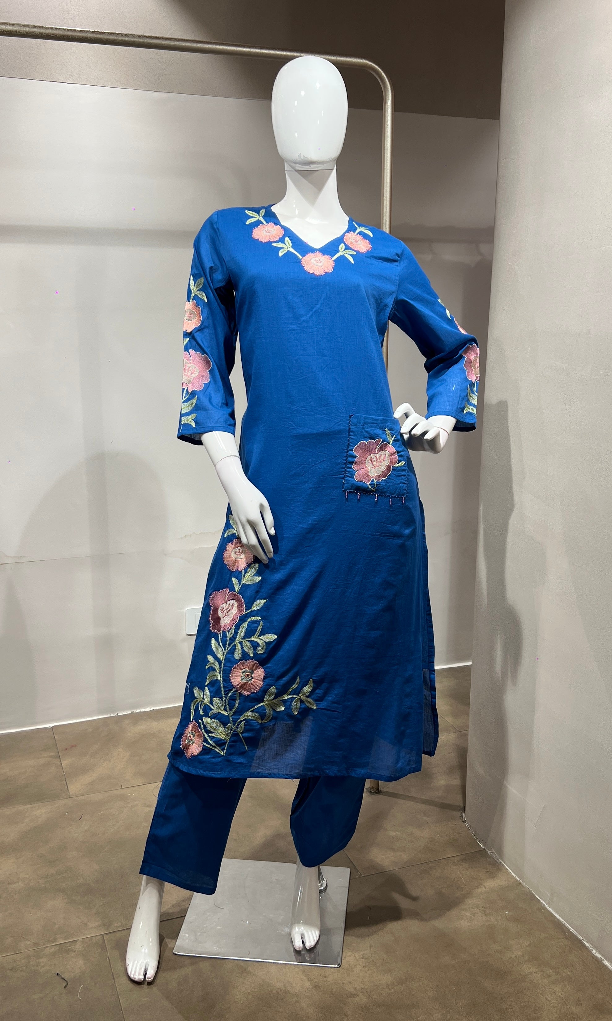 blue Silk kurta set with Rose Embroidery