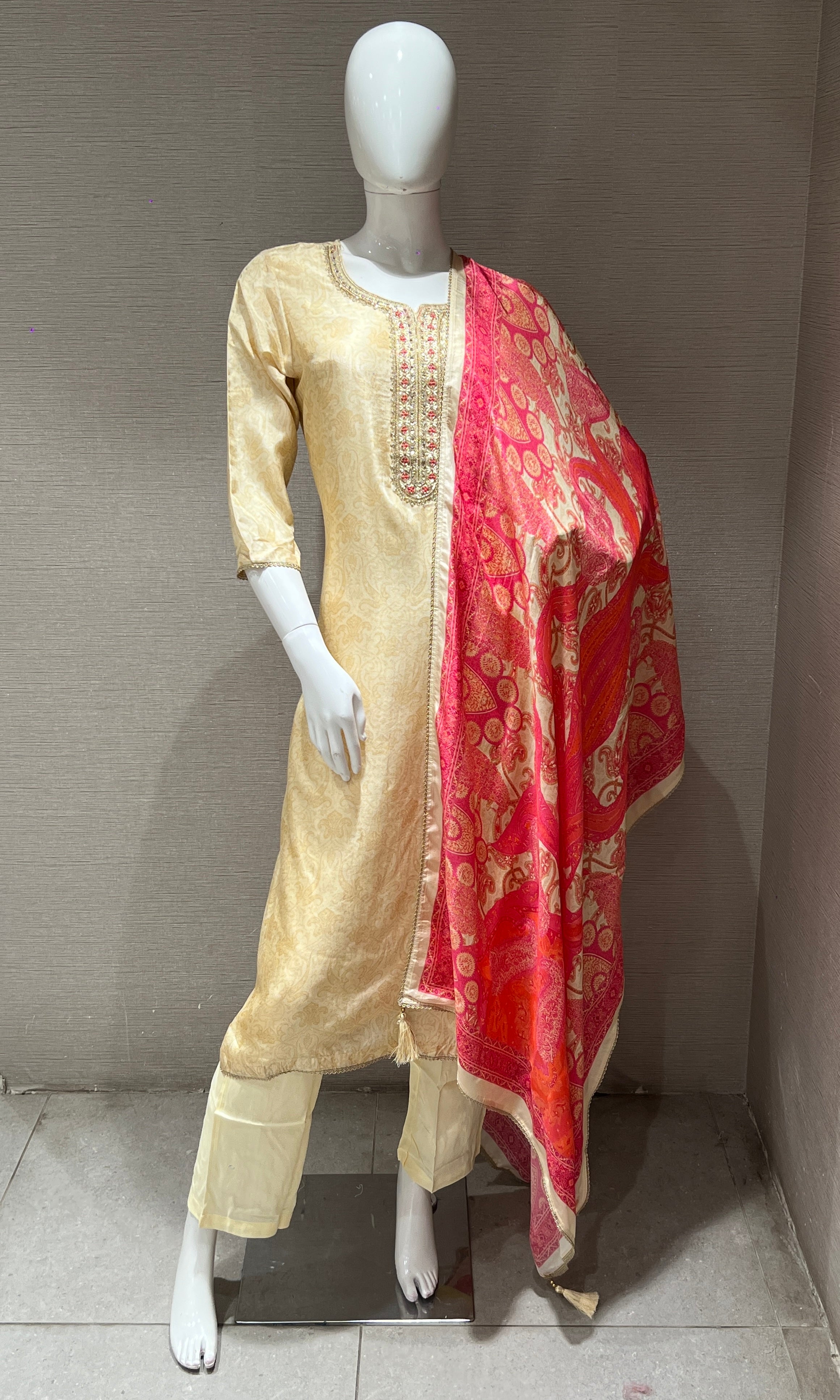 Ivory kurta set with red banarasi dupatta