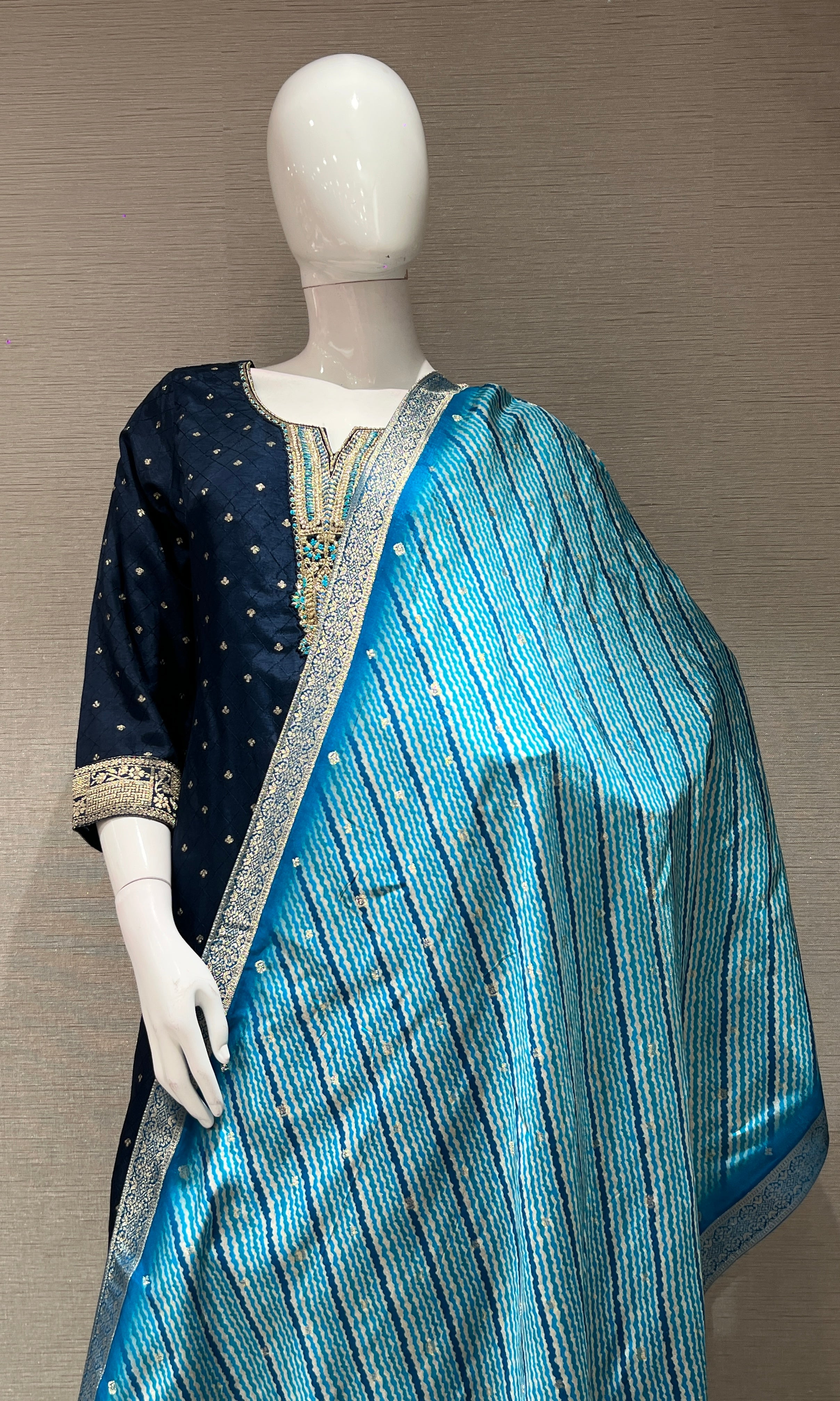 NAVY BLUE KURTA SET WITH STRIPED DUPATTA