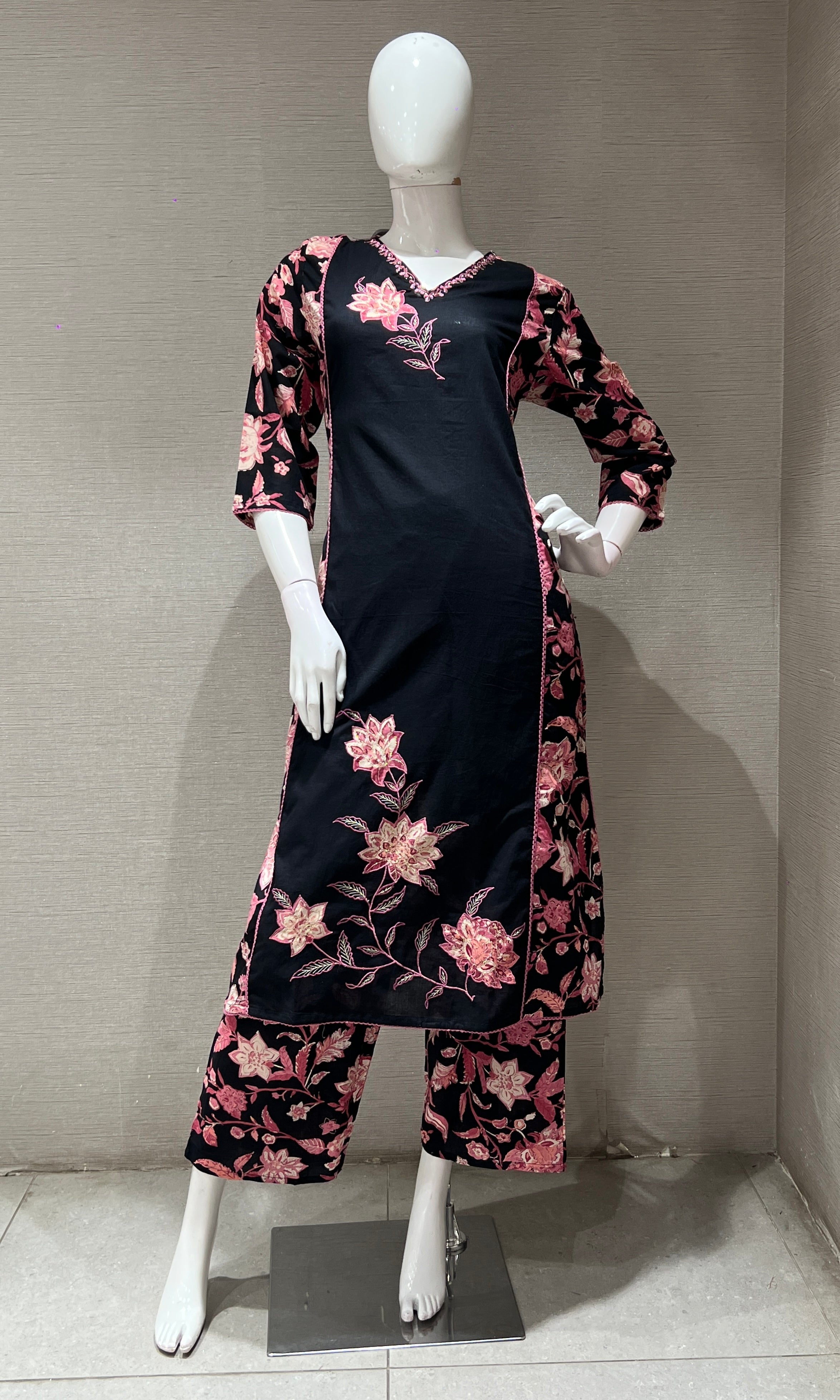 BLACK FLORAL PRINT KURTA SET