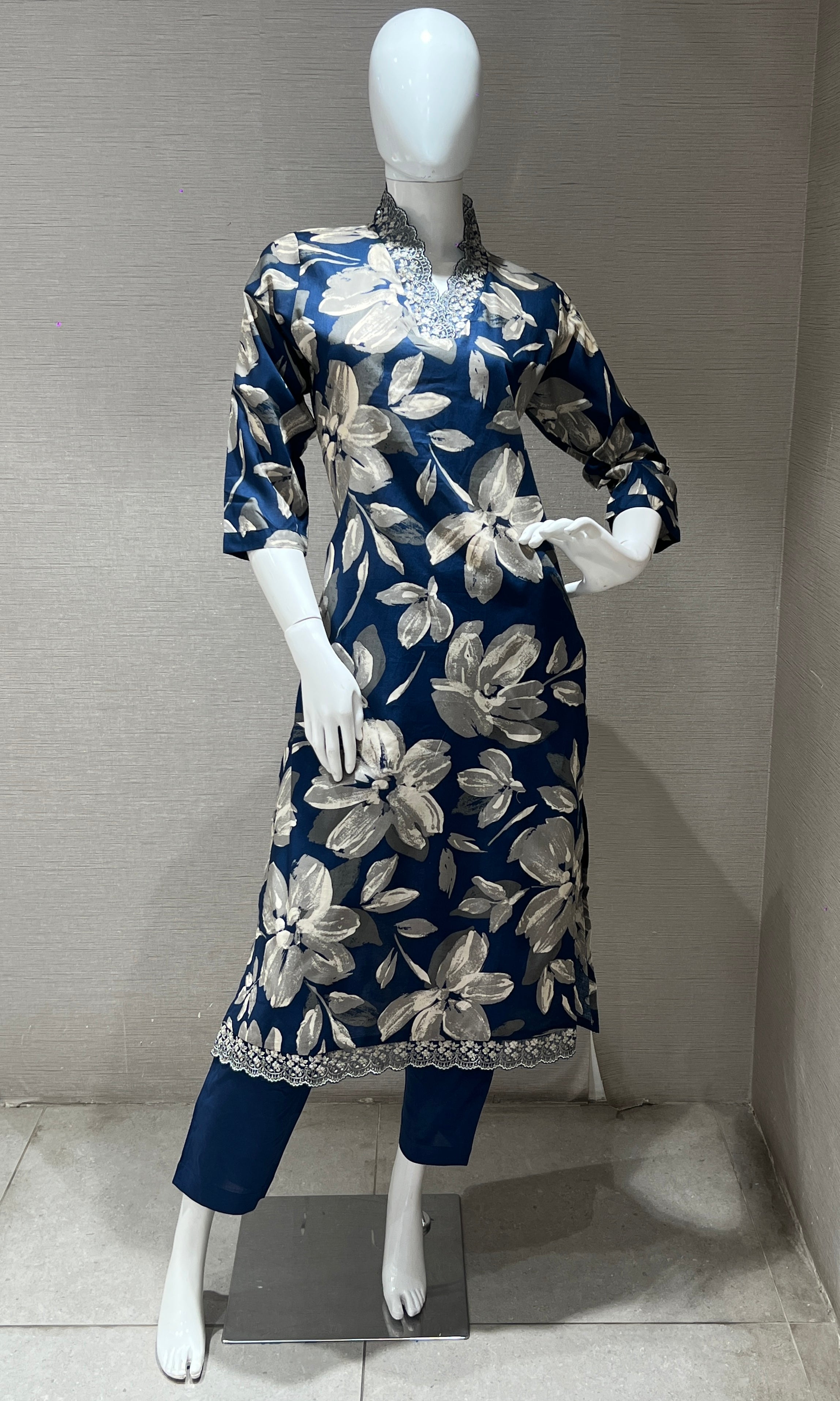 Elegent Blue floral print kurta set