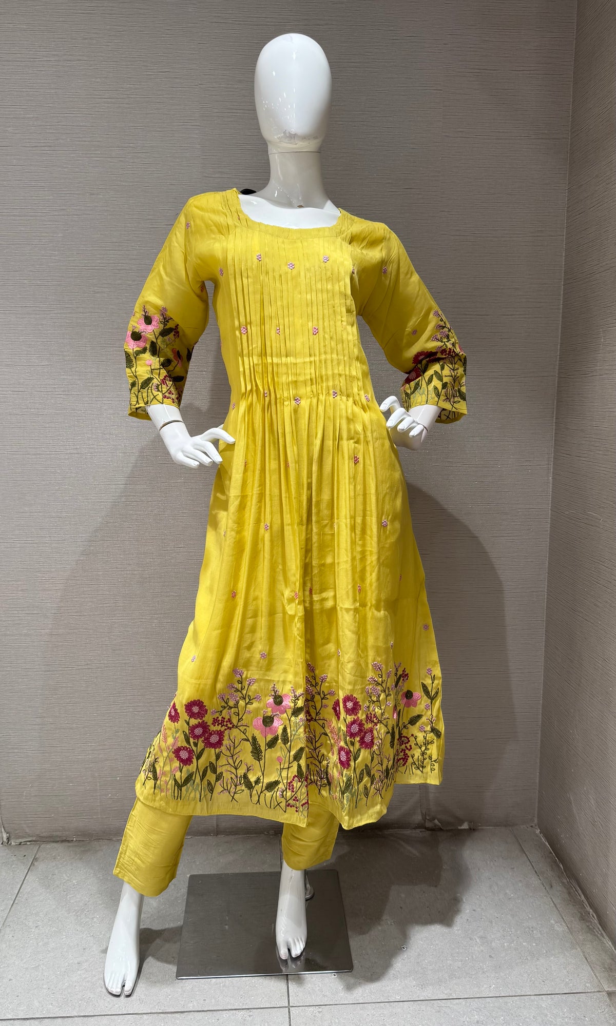 YELLOW mul chanderi floral embroidery kurta set