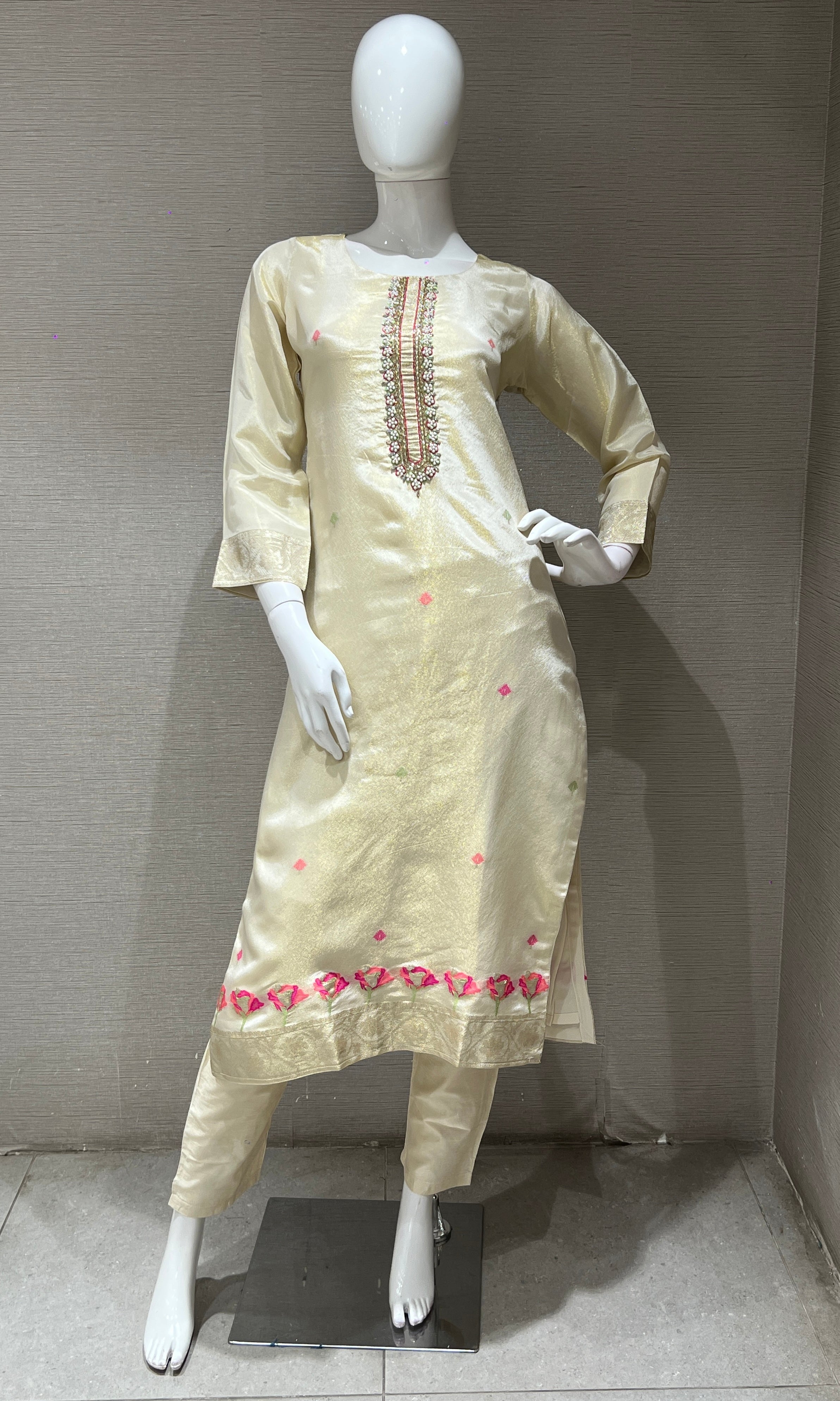 Elegant Cream Kurta Set with Floral Touches