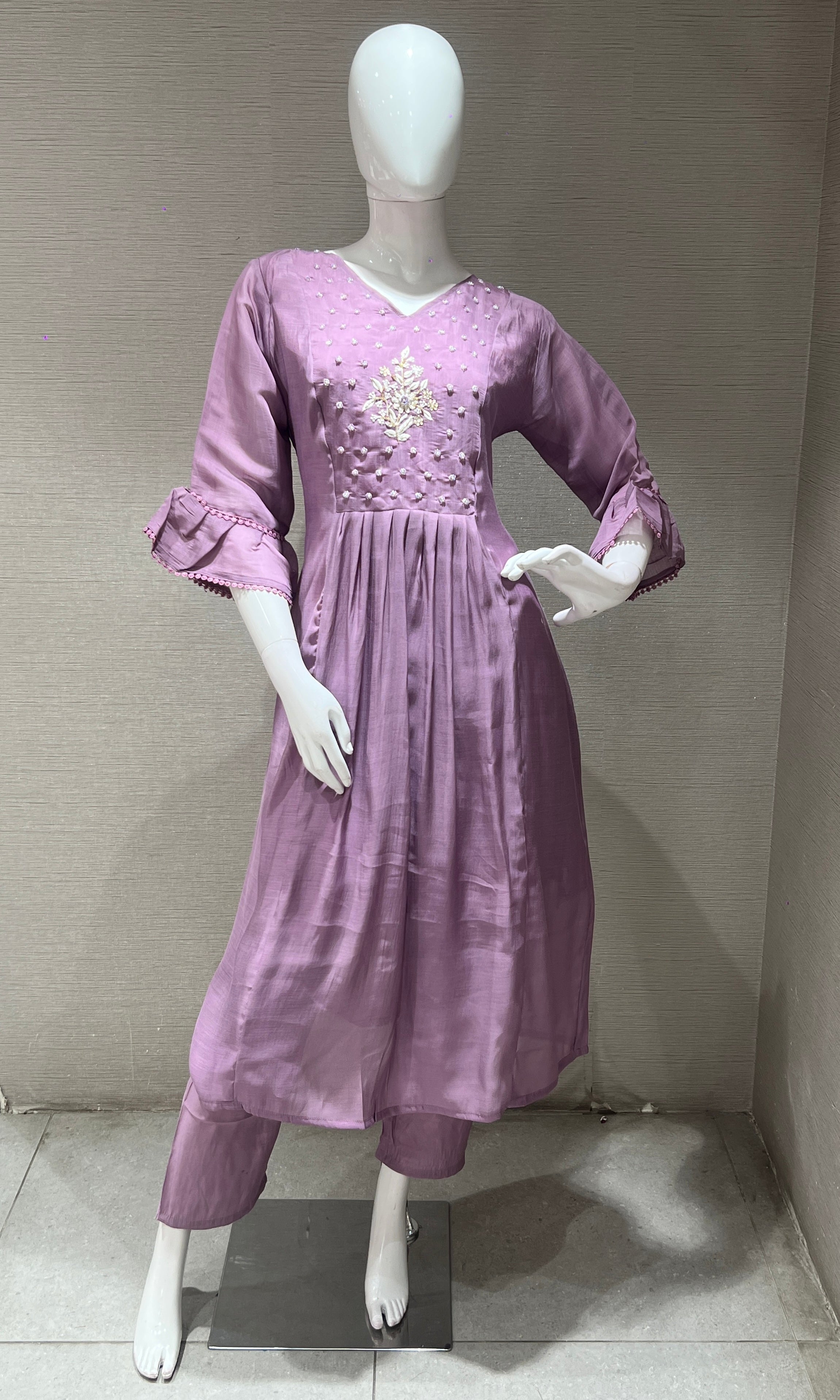 Light purple floral embroidered MUL CHANDERI kurta set