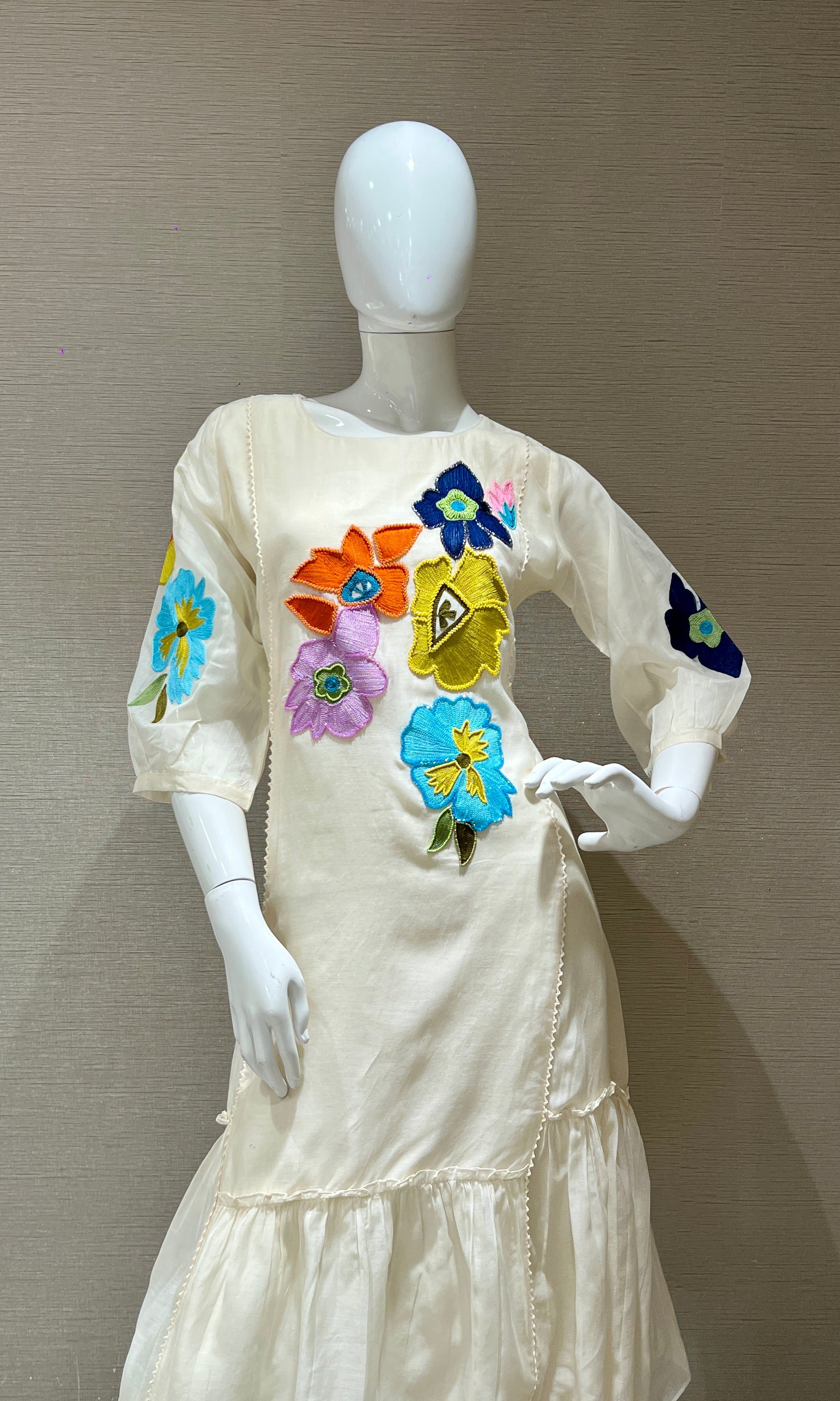OFF WHITE FLORAL EMBROIDERY A- LINE TOP