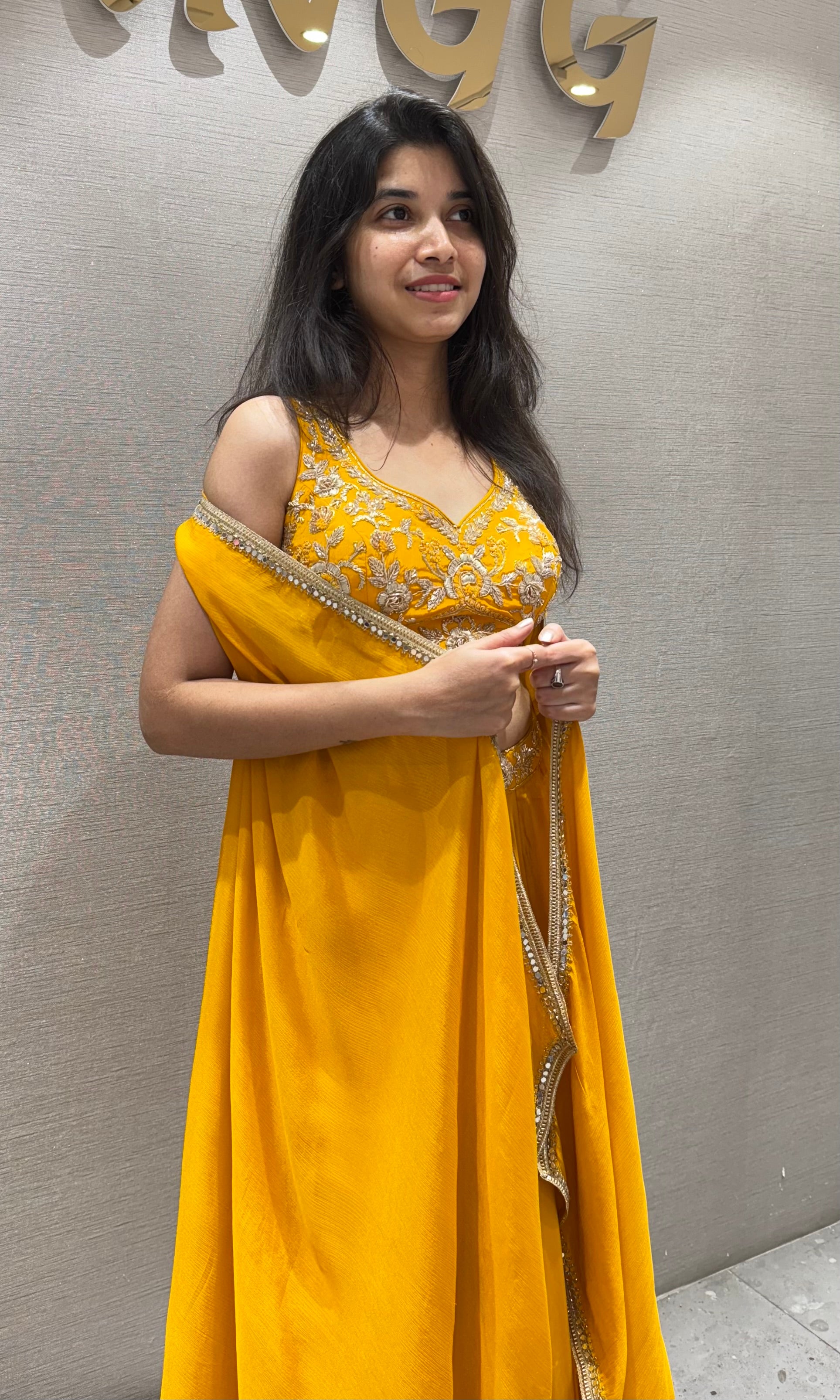 YELLOW EMBROIDERED BLOUSE WITH SKIRT