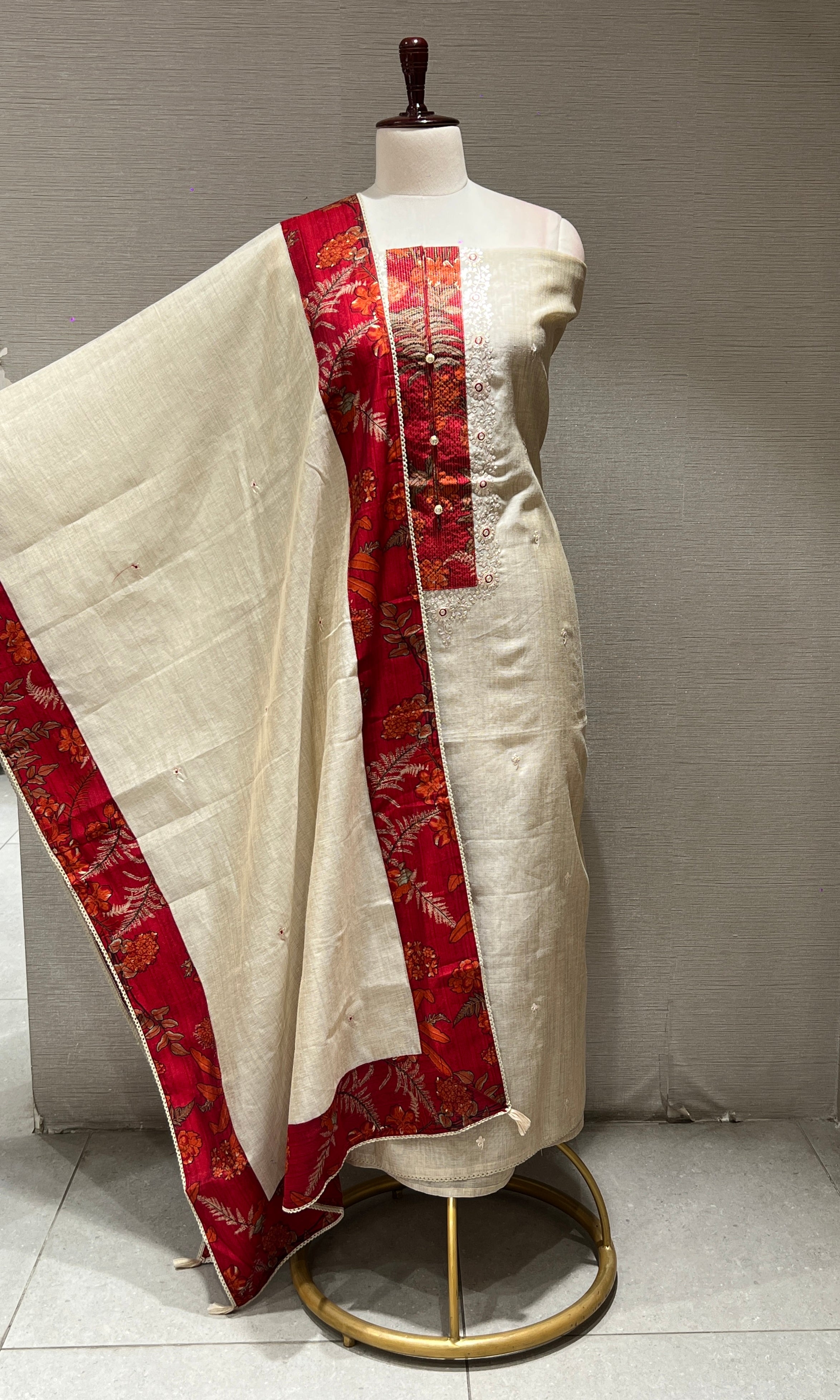 BEAGH AND RED DRESS MATERIAL