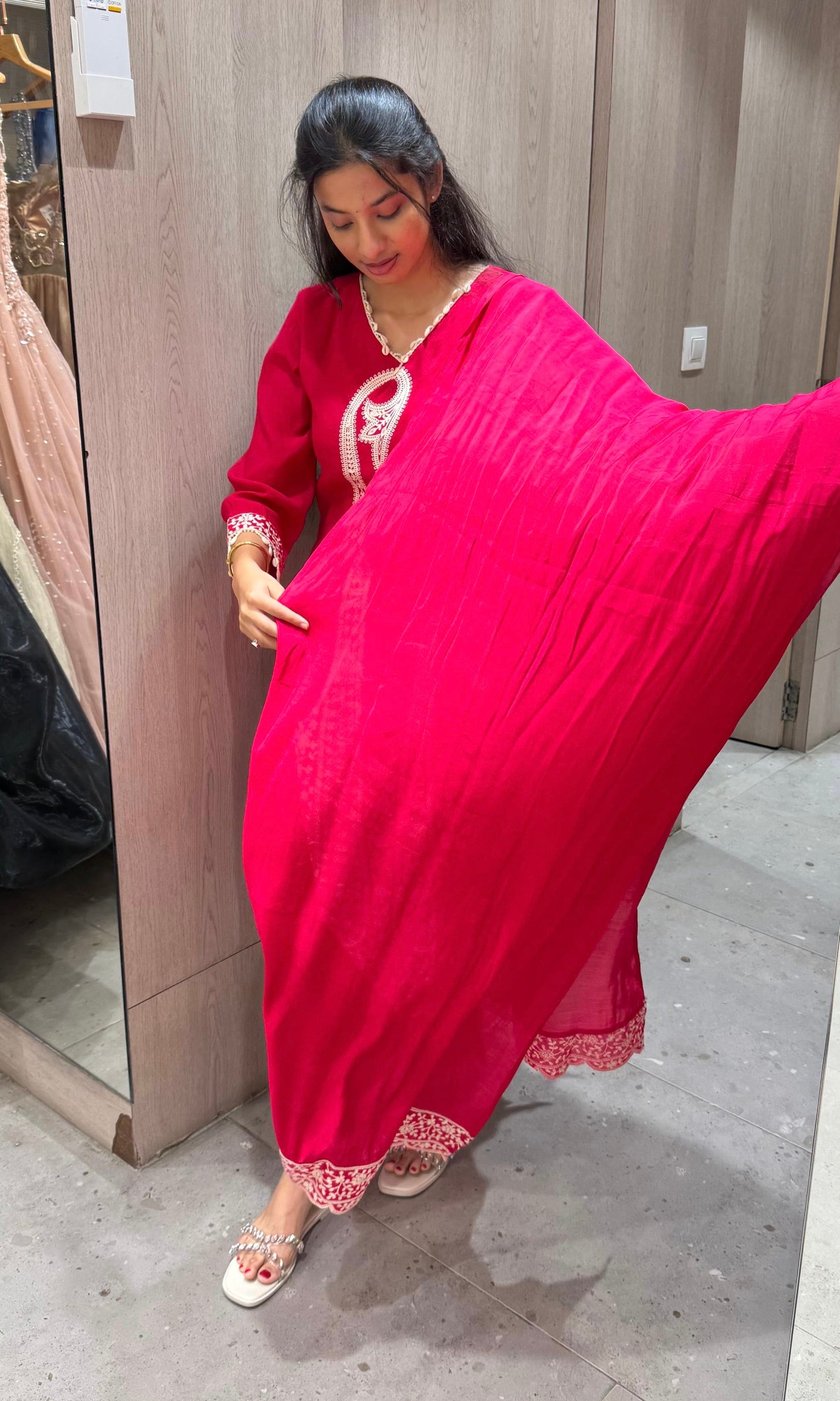 Rani pink Thread Embroidery Kurta Set