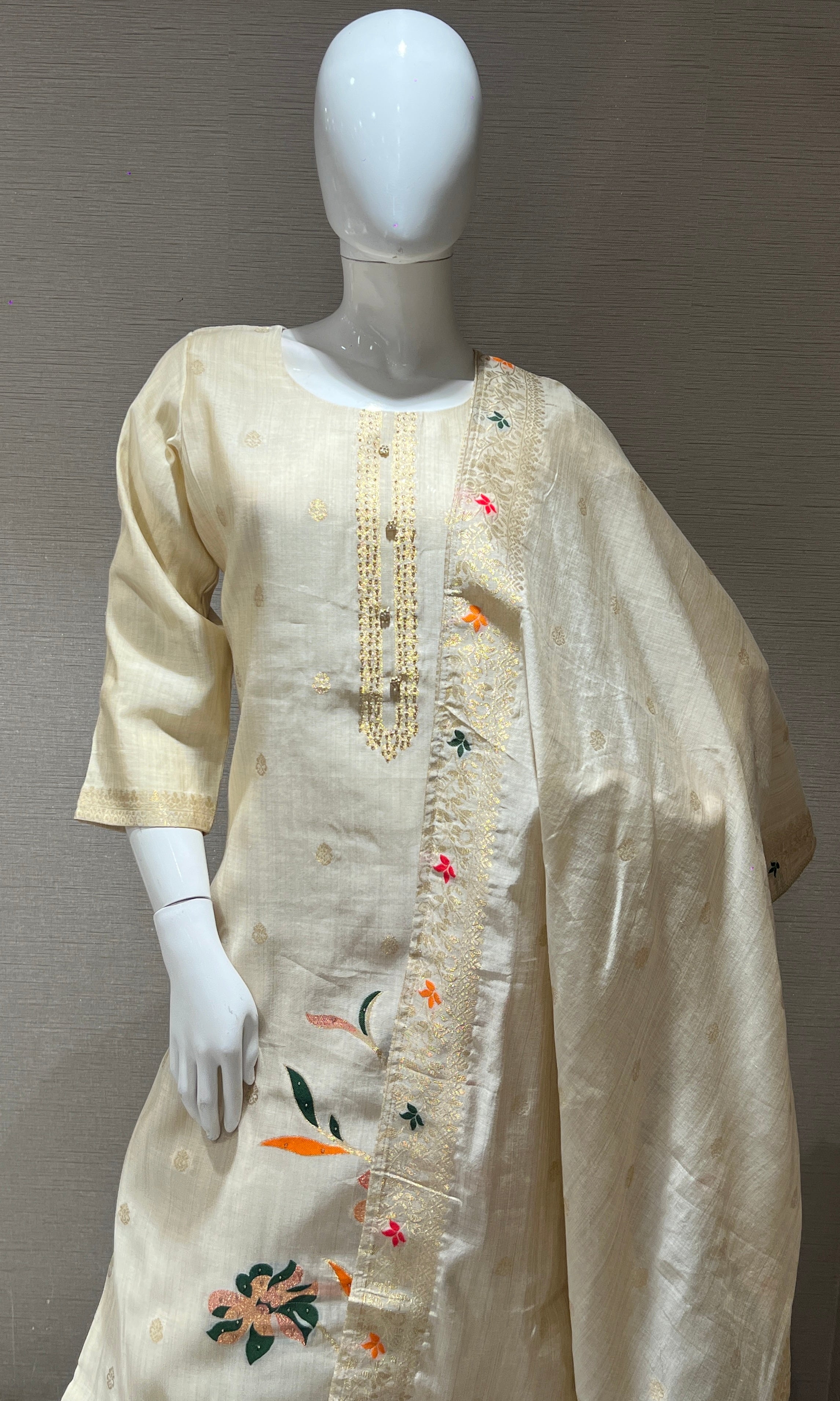 Elegant Cream Kurta Set